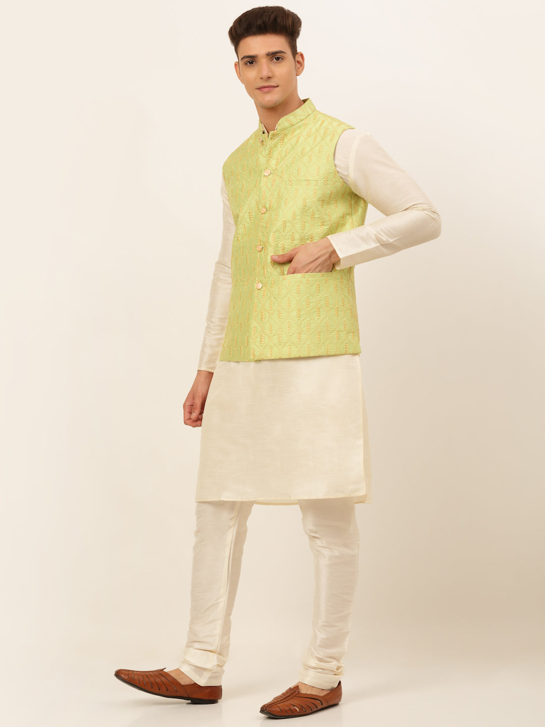 Jompers Men's Solid Kurta Pyjama With Nehru Jacket - Green | Grocsy