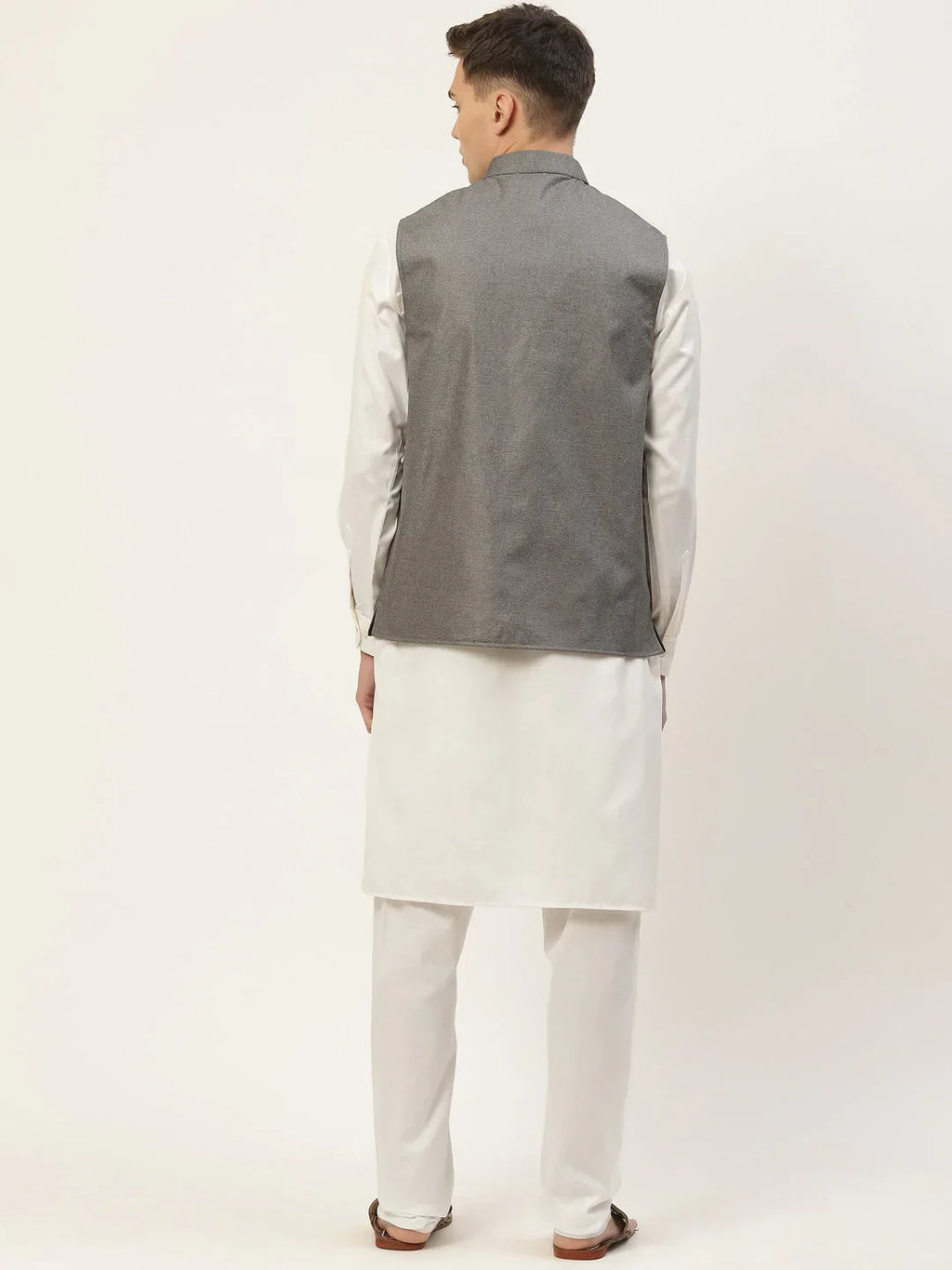 Jompers Men's Kurta Pyjama With Charcoal Grey Solid Nehru Jacket | Grocsy
