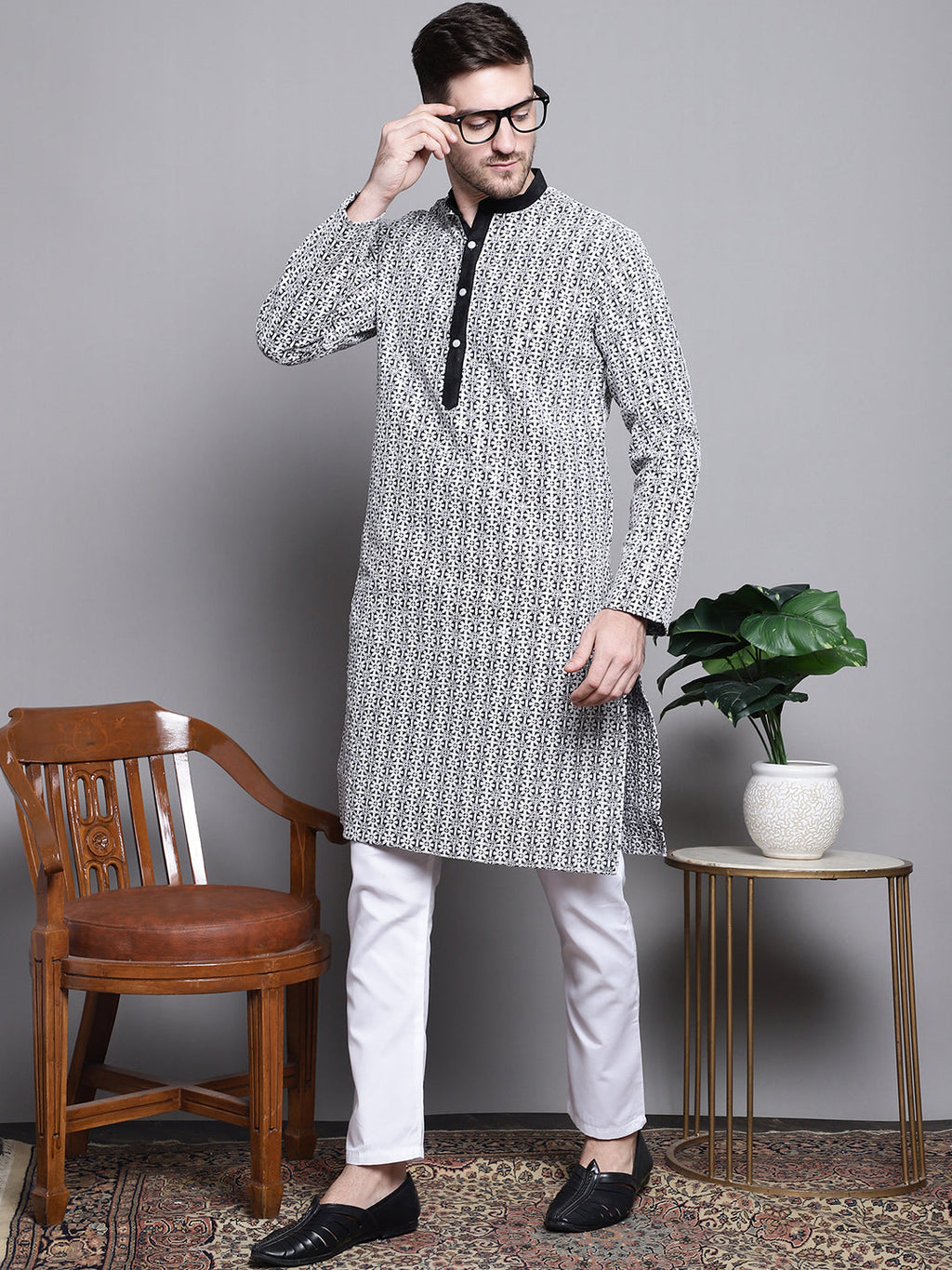 Jompers Men's Sequin Embroidered Silk Blend Kurta with Pyjamas - Black | Grocsy