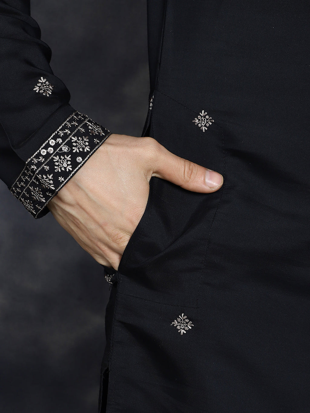 Jompers Men's Sequins Embroidered Kurta With Pyjama - Black | Grocsy