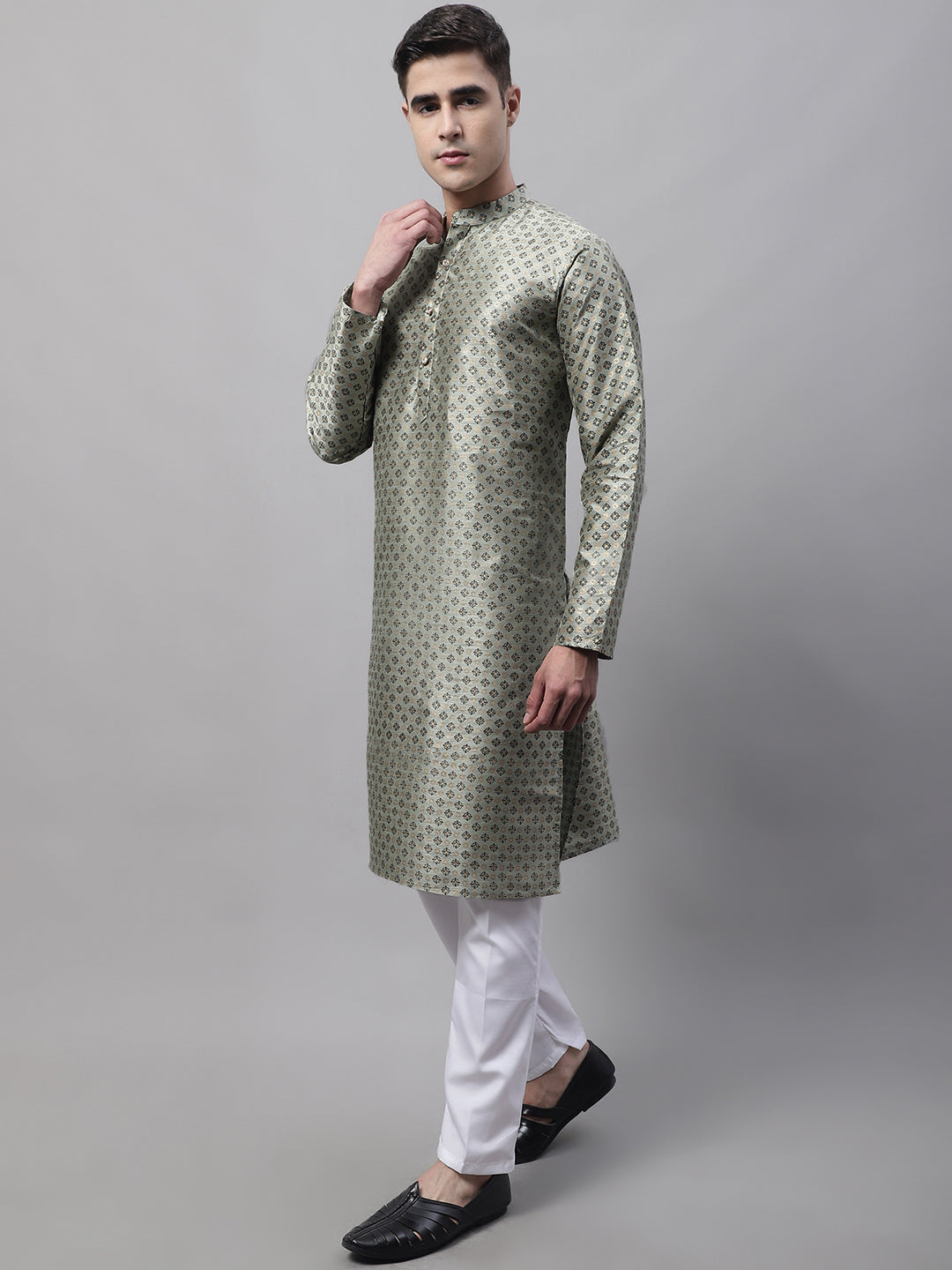 Jompers Men's Green Printed Silk Blend Kurta Payjama | Grocsy