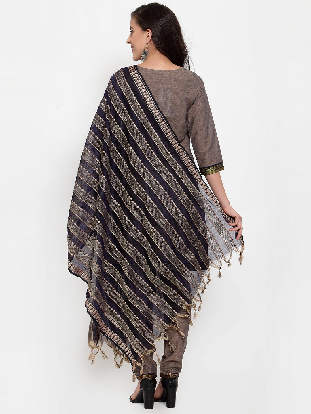 Jompers Women Grey Solid Kurta with Trousers And Dupatta | Grocsy