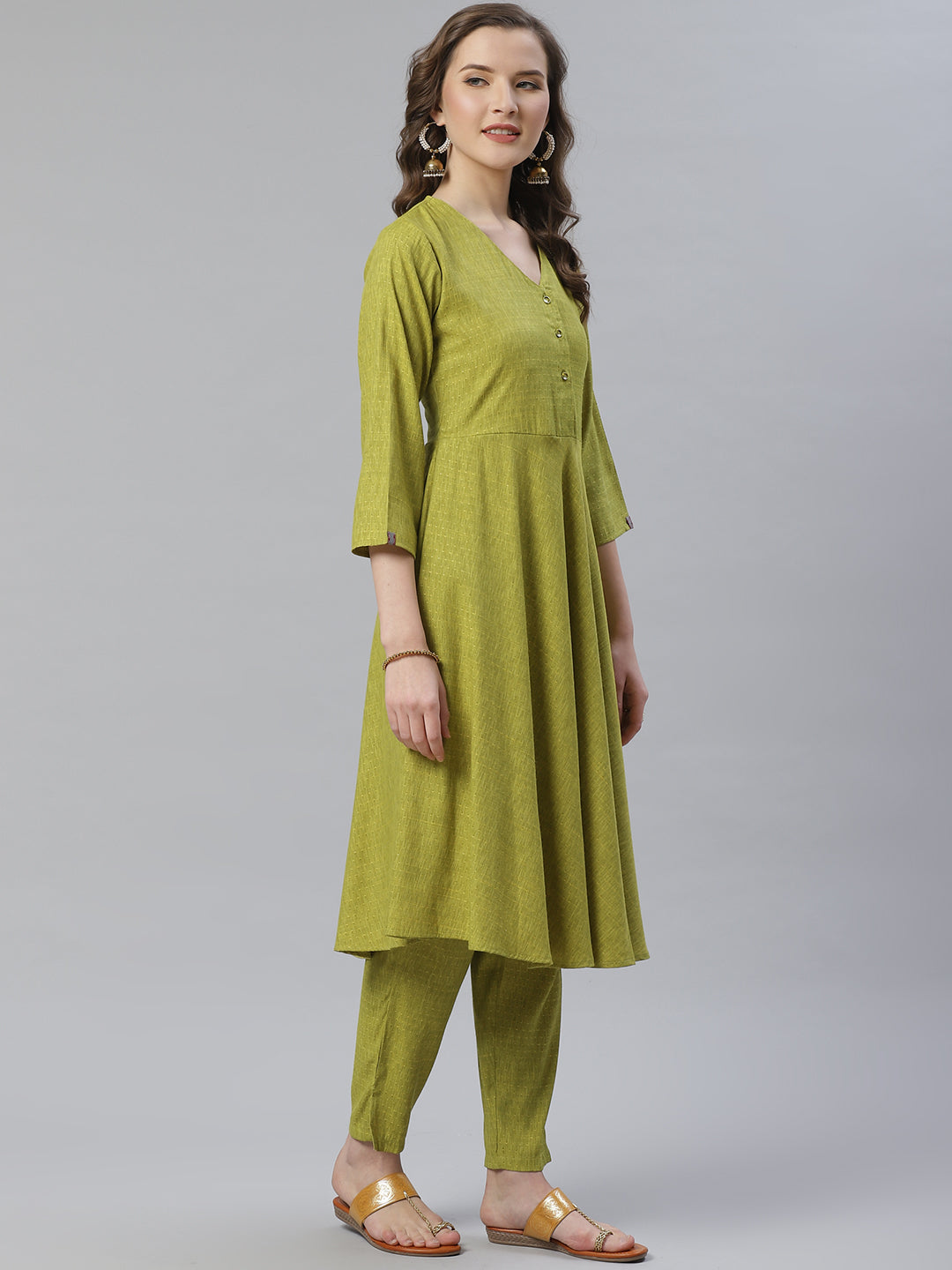 Jompers Women Green & Beige Self Design Kurta with Trousers & Dupatta | Grocsy