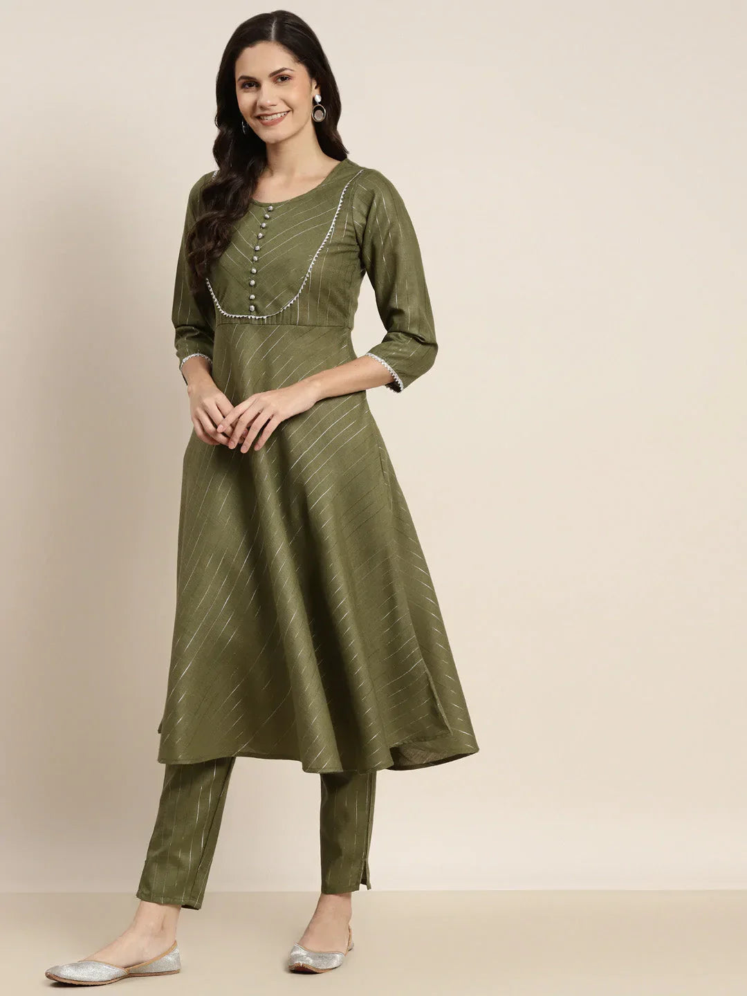 Jompers Women's Gotta Patti Kurta with Trousers & With Dupatta - Green | Grocsy