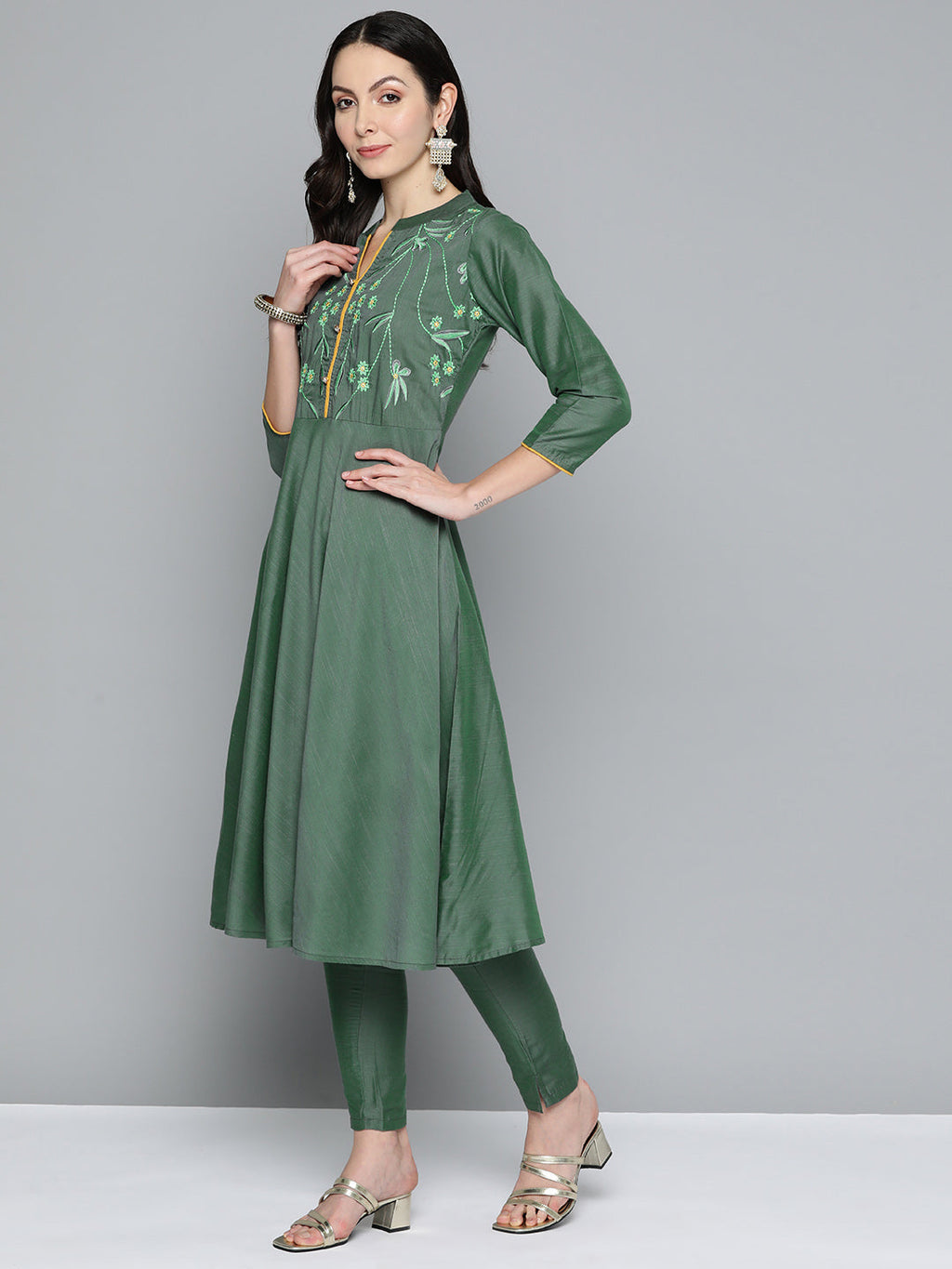 Jompers Women's Floral Embroidered Kurta with Trousers & With Dupatta - Green | Grocsy