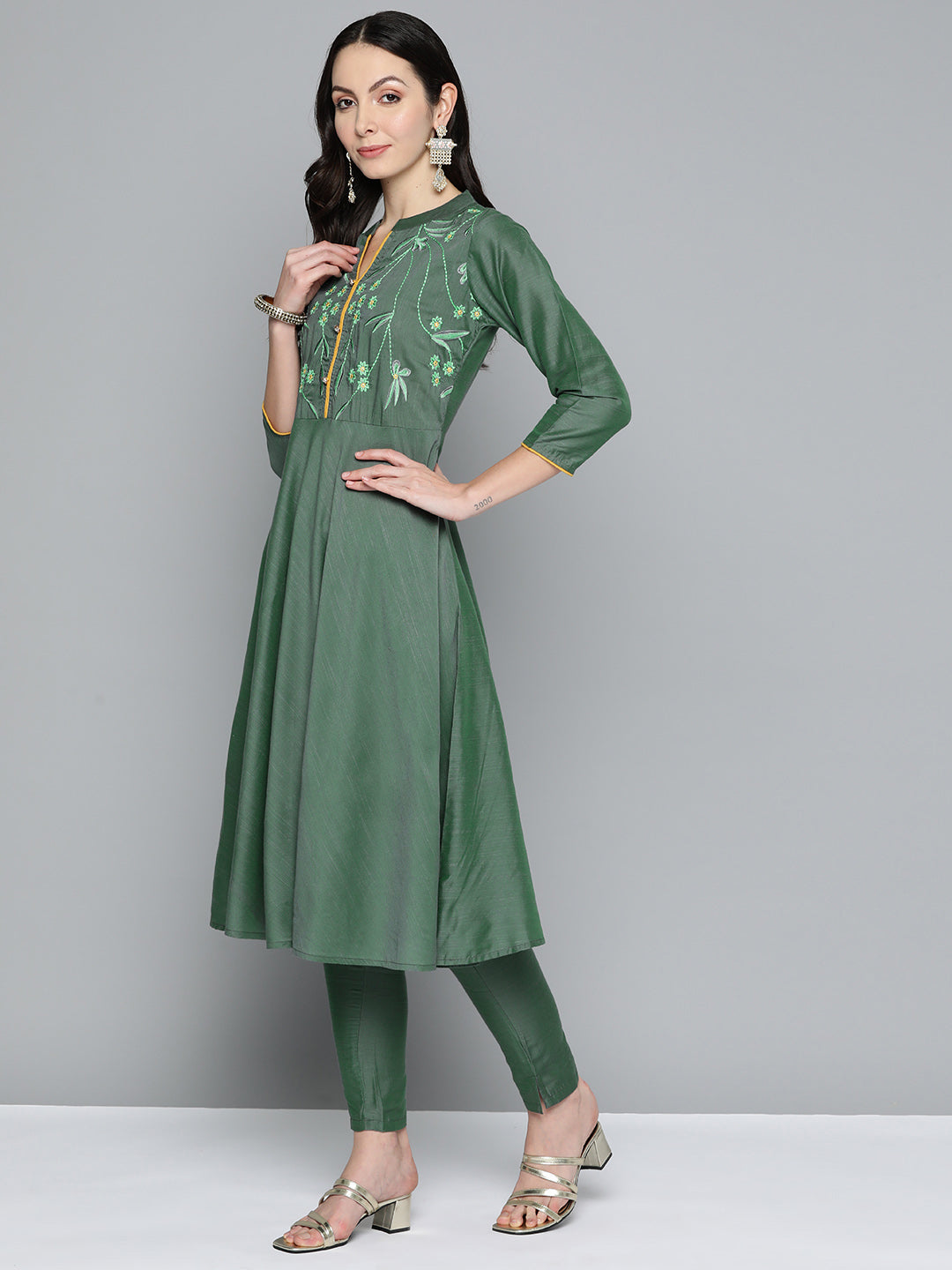 Jompers Women's Floral Embroidered Kurta with Trousers & With Dupatta - Green | Grocsy