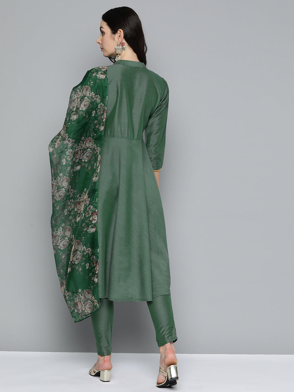Jompers Women's Floral Embroidered Kurta with Trousers & With Dupatta - Green | Grocsy