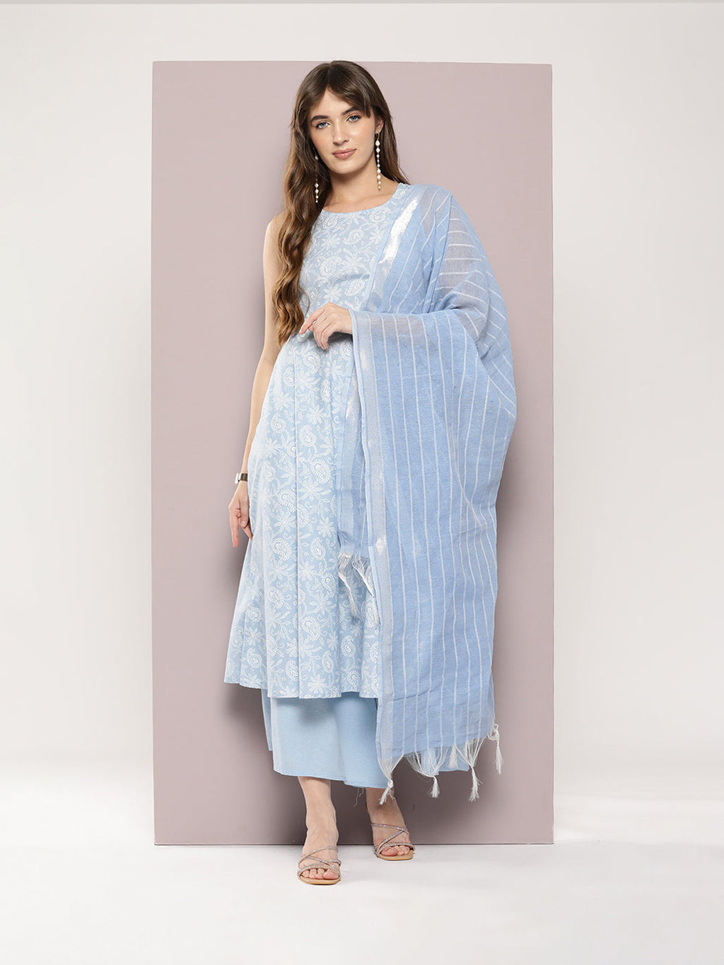 Jompers Women's Printed flared kurta palazzo dupatta set - Blue | Grocsy