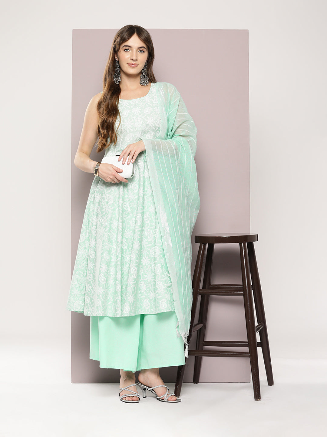 Jompers Women's Printed flared kurta palazzo dupatta set - Green | Grocsy