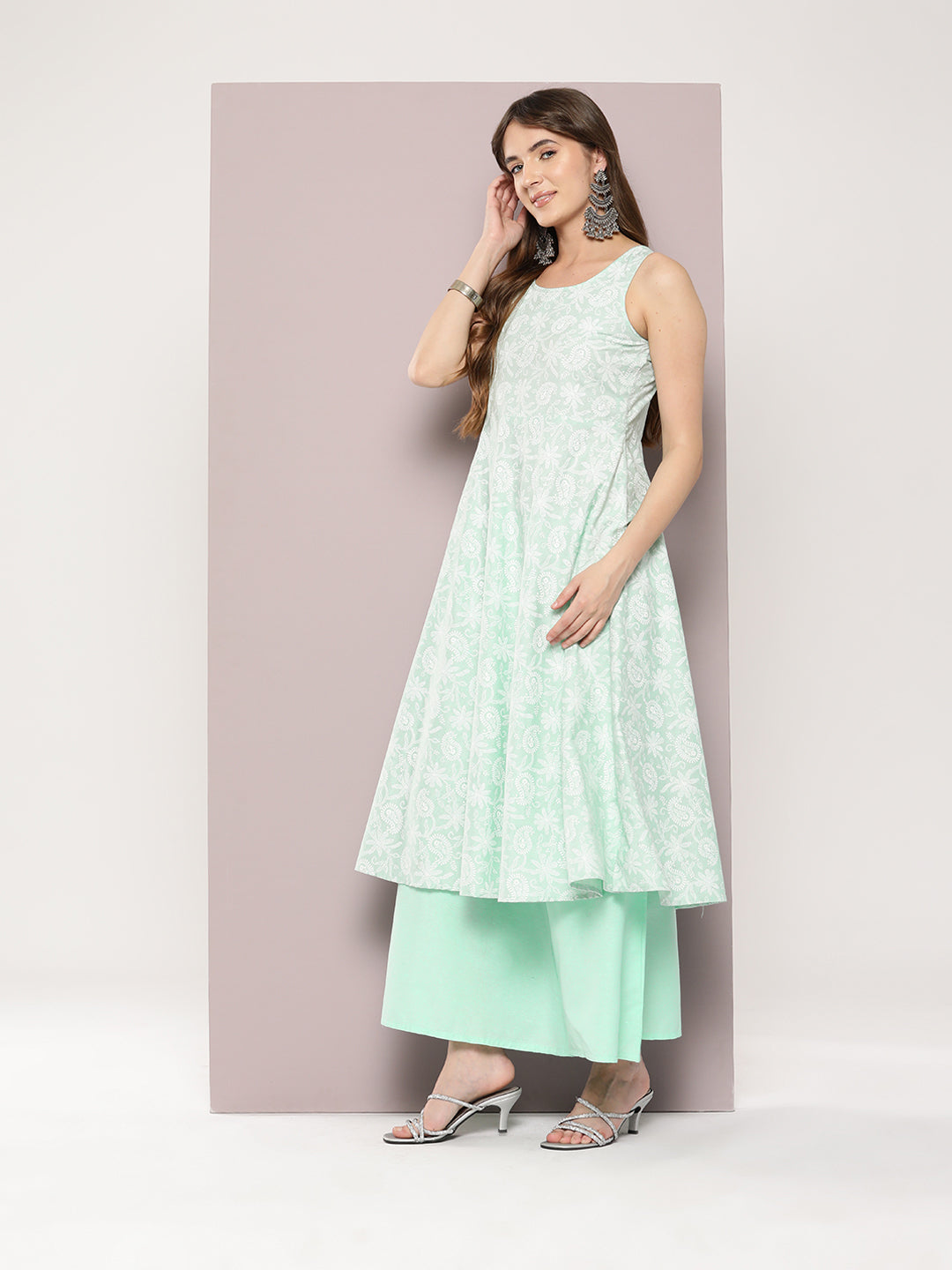 Jompers Women's Printed flared kurta palazzo dupatta set - Green | Grocsy