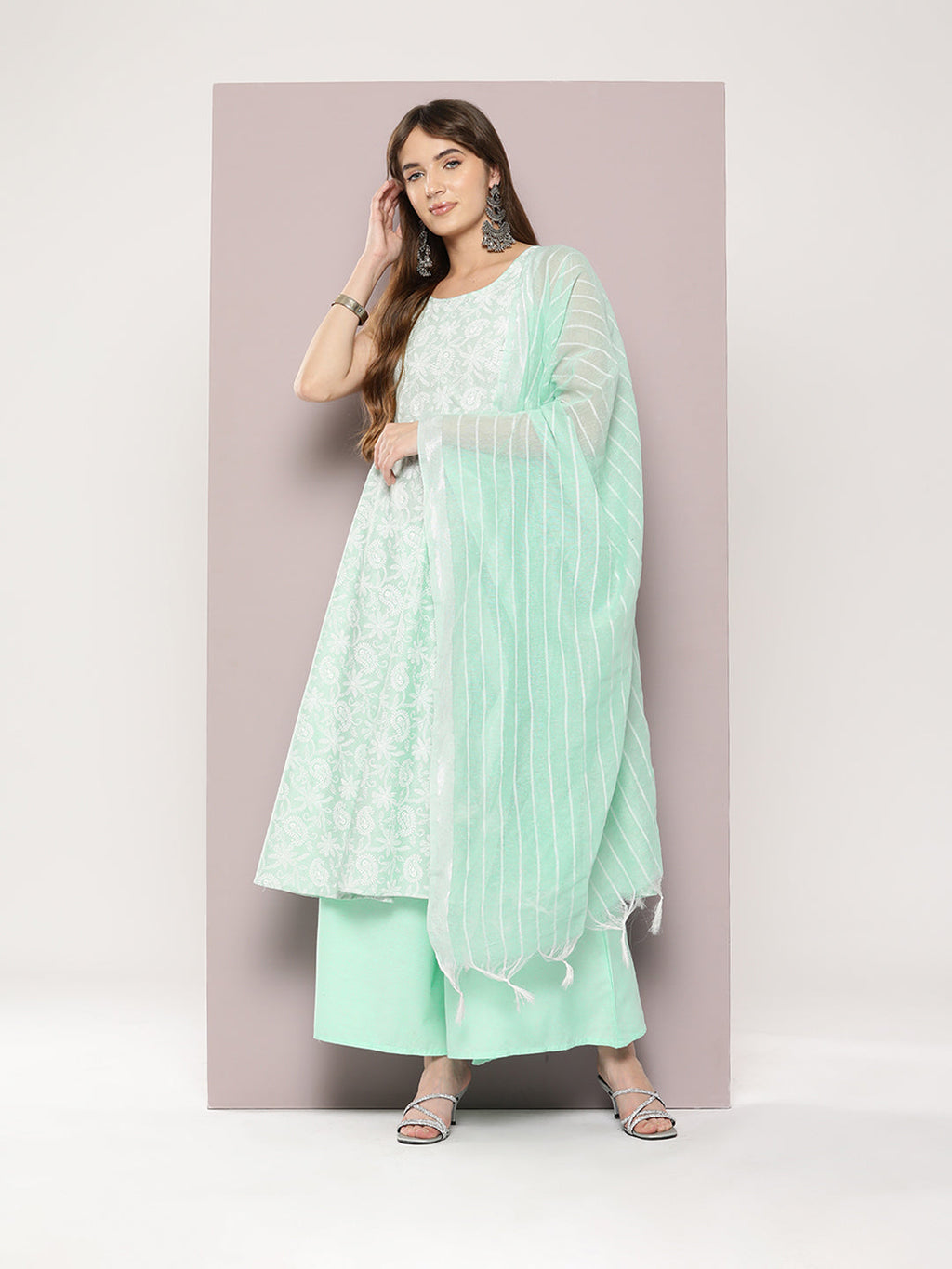 Jompers Women's Printed flared kurta palazzo dupatta set - Green | Grocsy