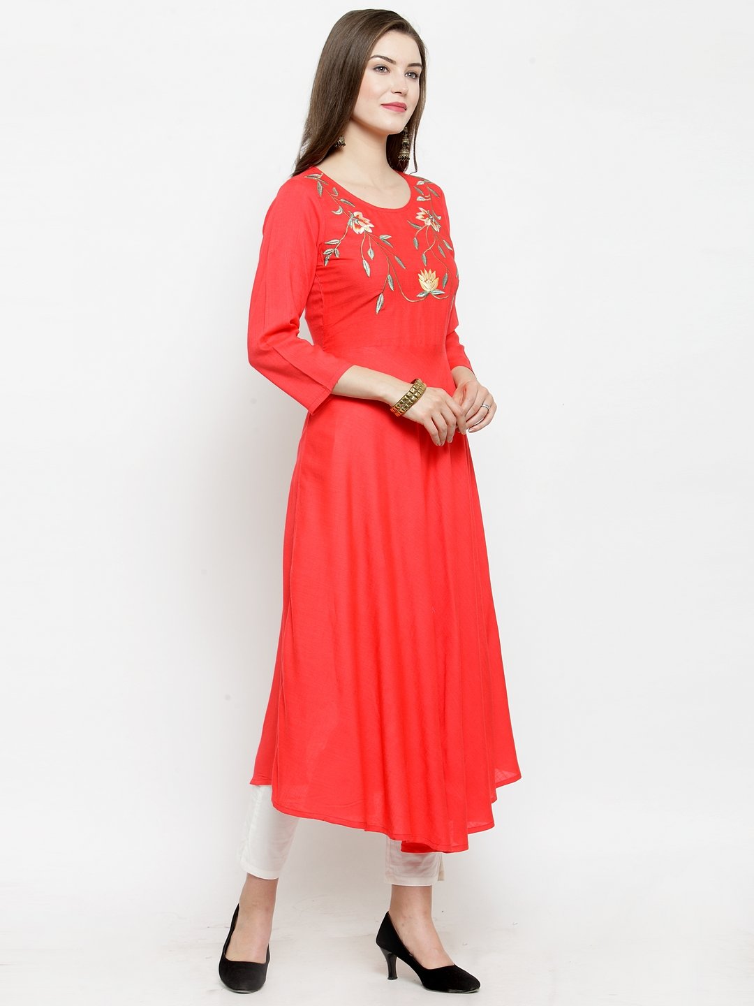 Jompers Women Peach embroidered Flaired Kurta | Grocsy