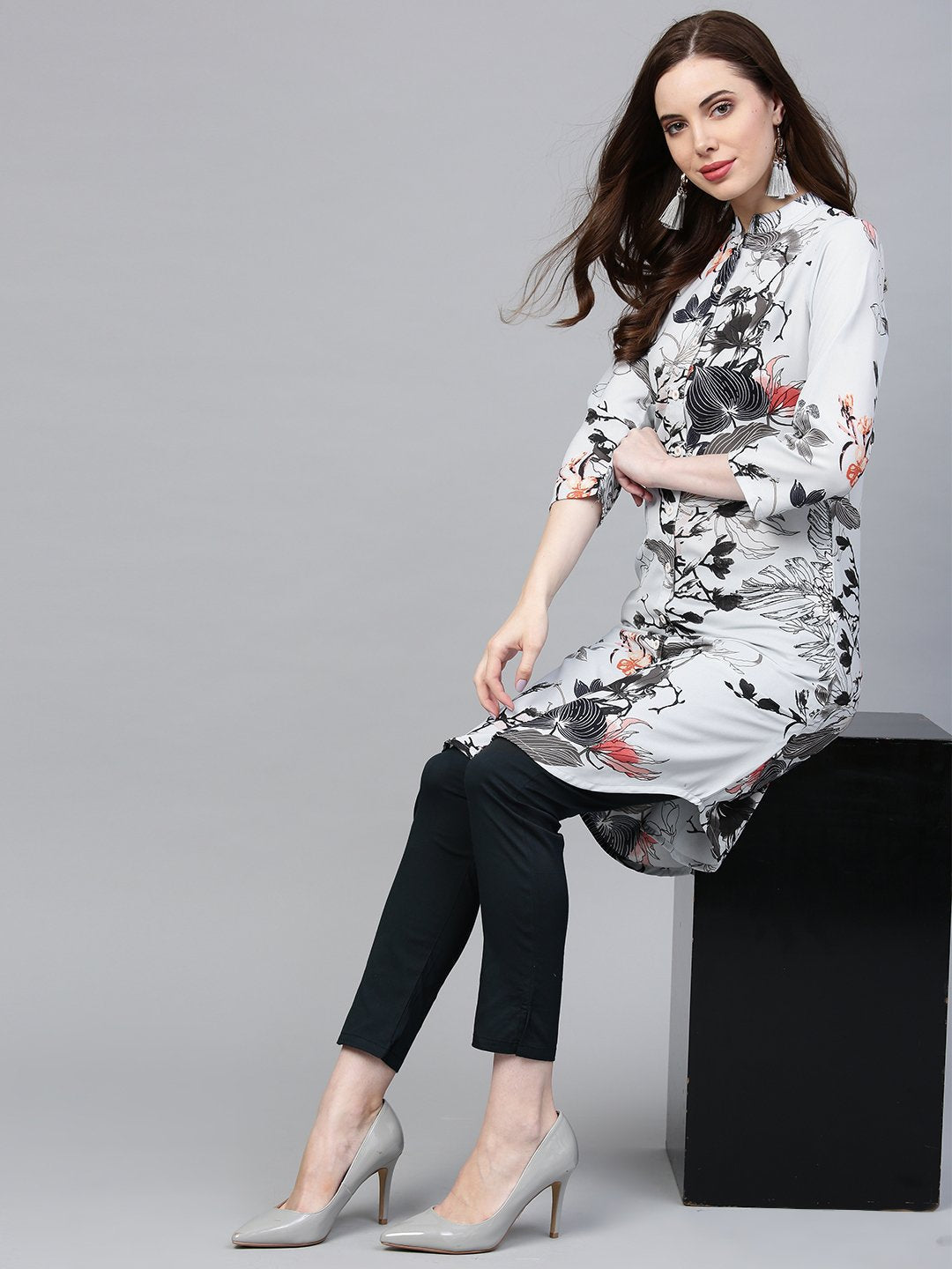 Jompers Women Blue & Black Printed Summer-cool A-line Kurta | Grocsy