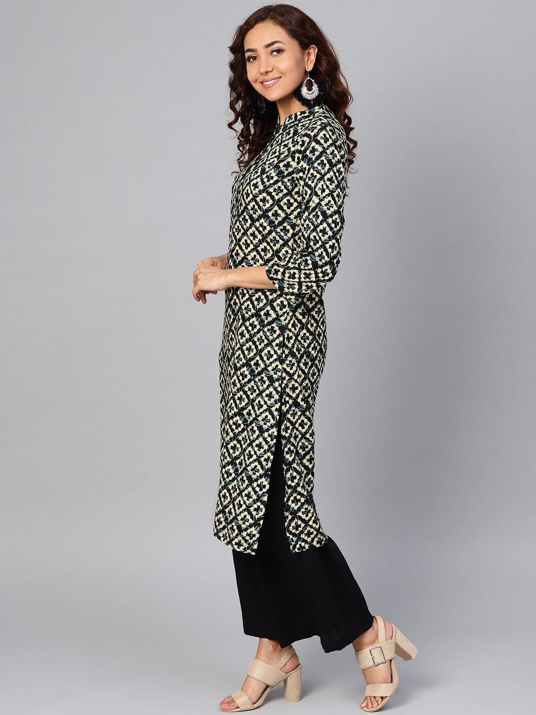 Jompers Women Cream-Coloured & Black Printed Straight Kurta | Grocsy