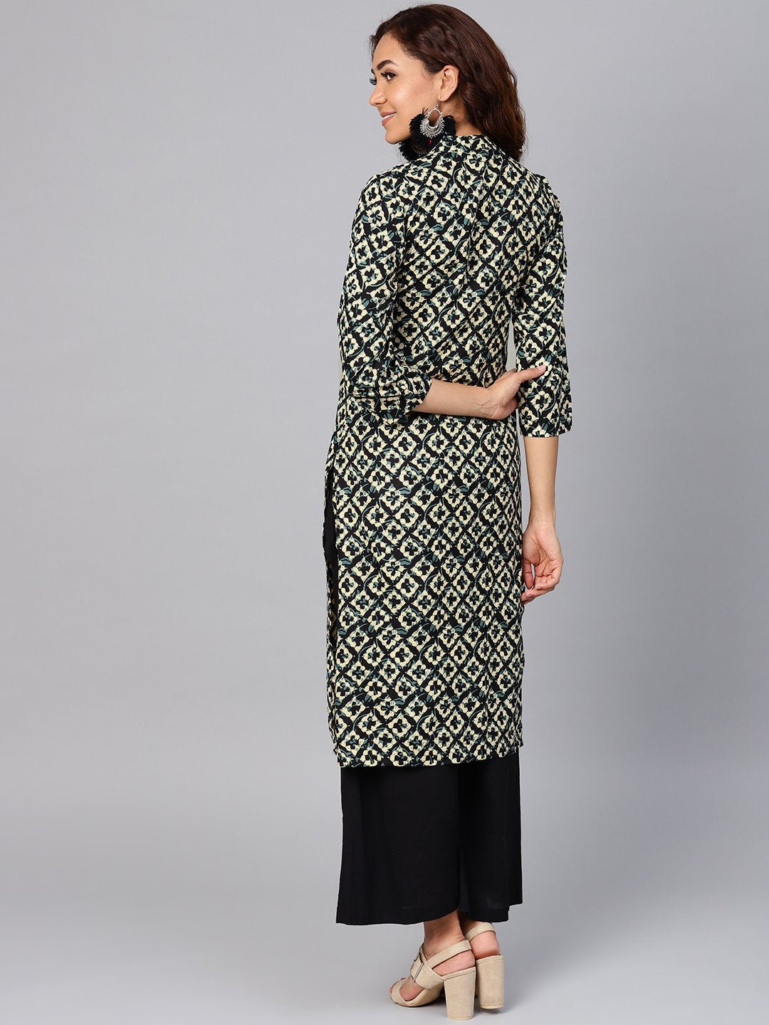 Jompers Women Cream-Coloured & Black Printed Straight Kurta | Grocsy