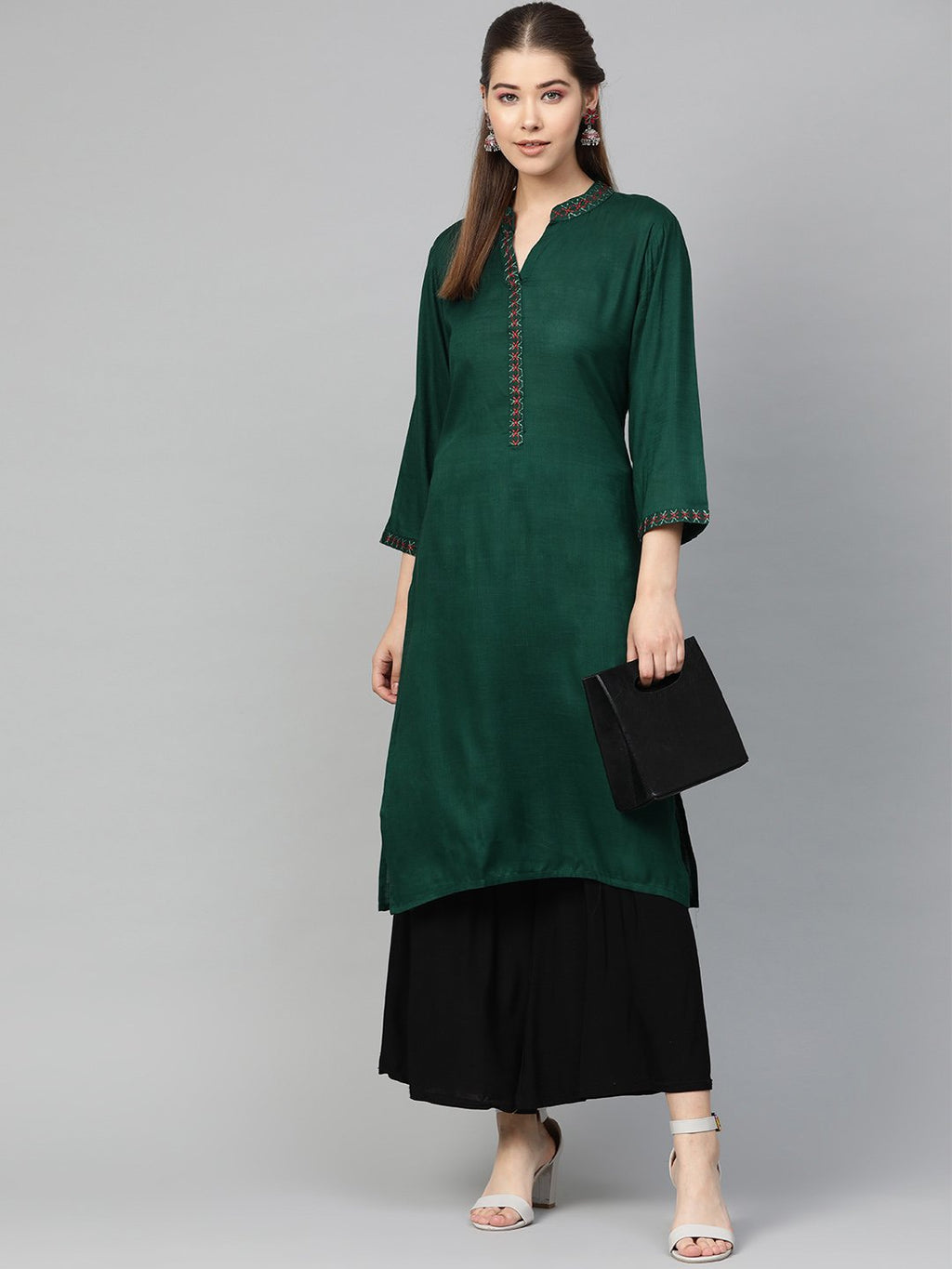 Jompers Women Green Embroidered Straight Kurta | Grocsy
