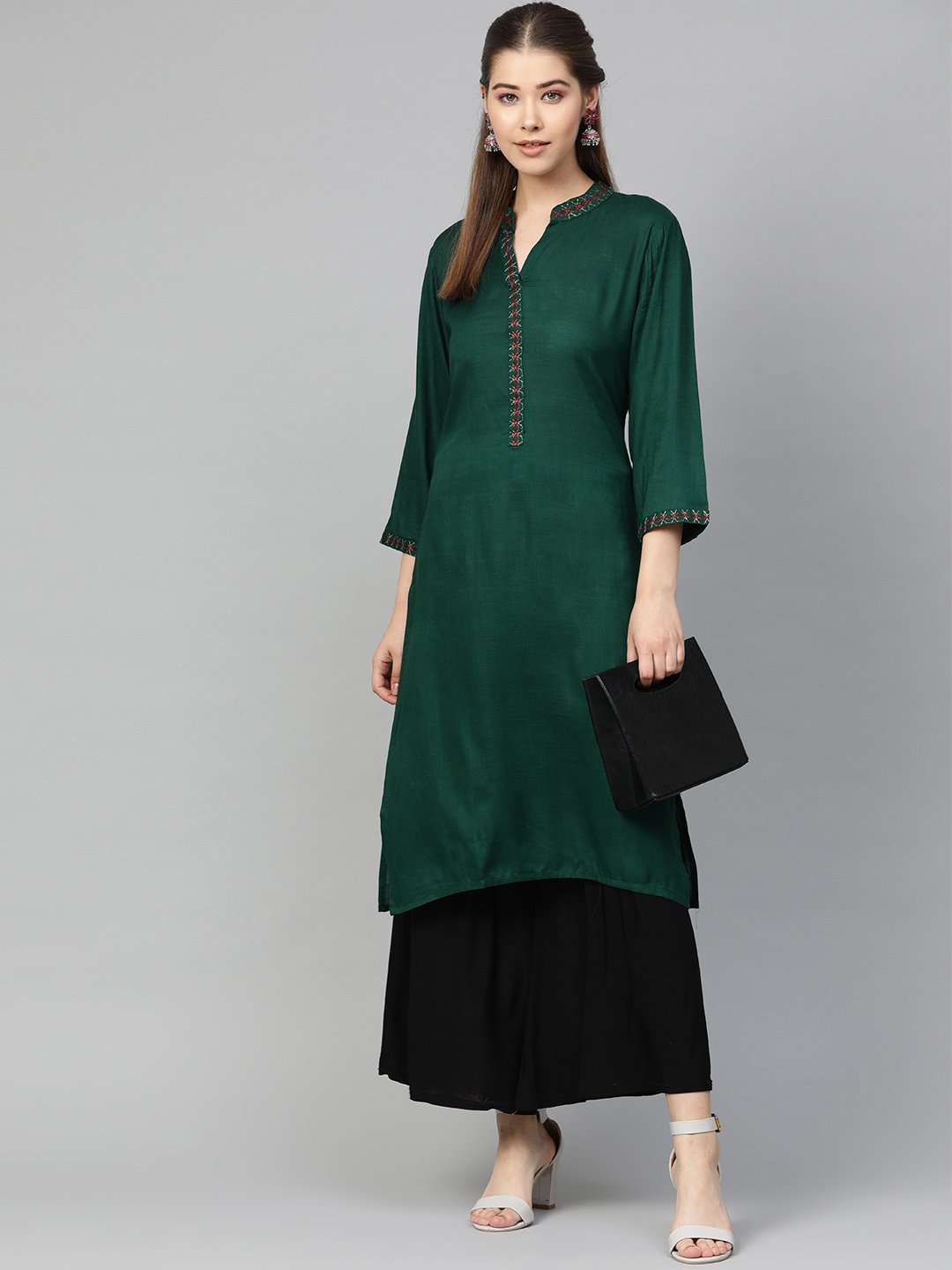 Jompers Women Green Embroidered Straight Kurta | Grocsy