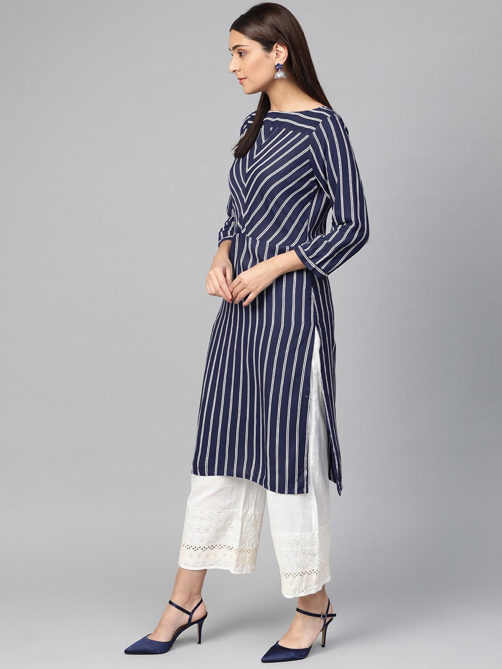 Jompers Women Navy Blue & White Striped Straight Kurta | Grocsy