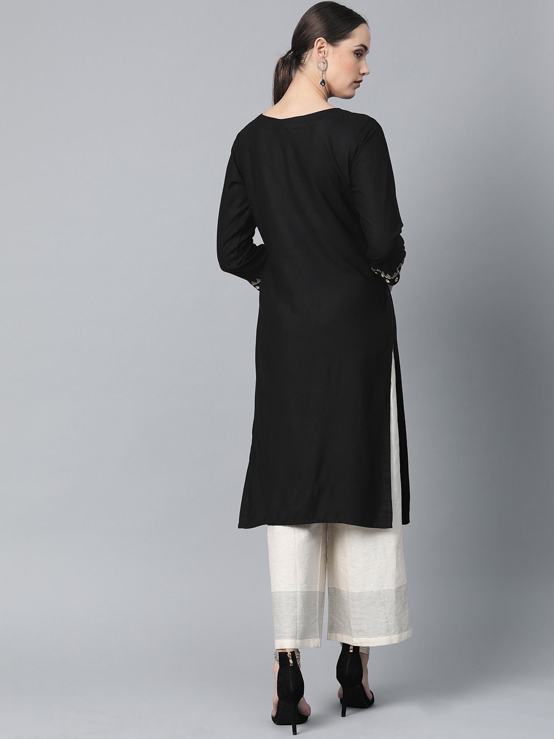 Jompers Women Black Embroidered Straight Kurta | Grocsy