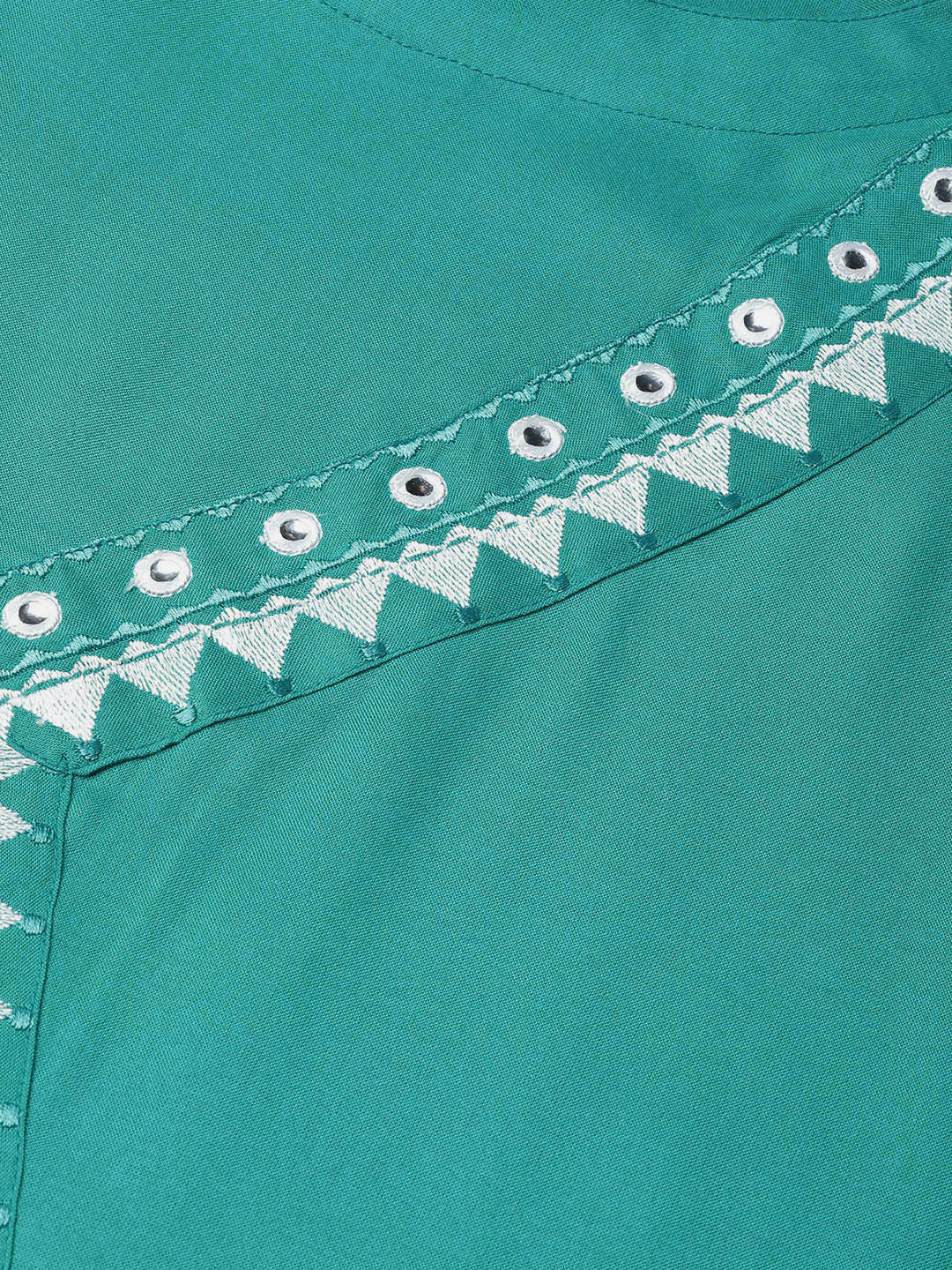 Jompers Women Rama Green Embroidered Straight Kurta | Grocsy