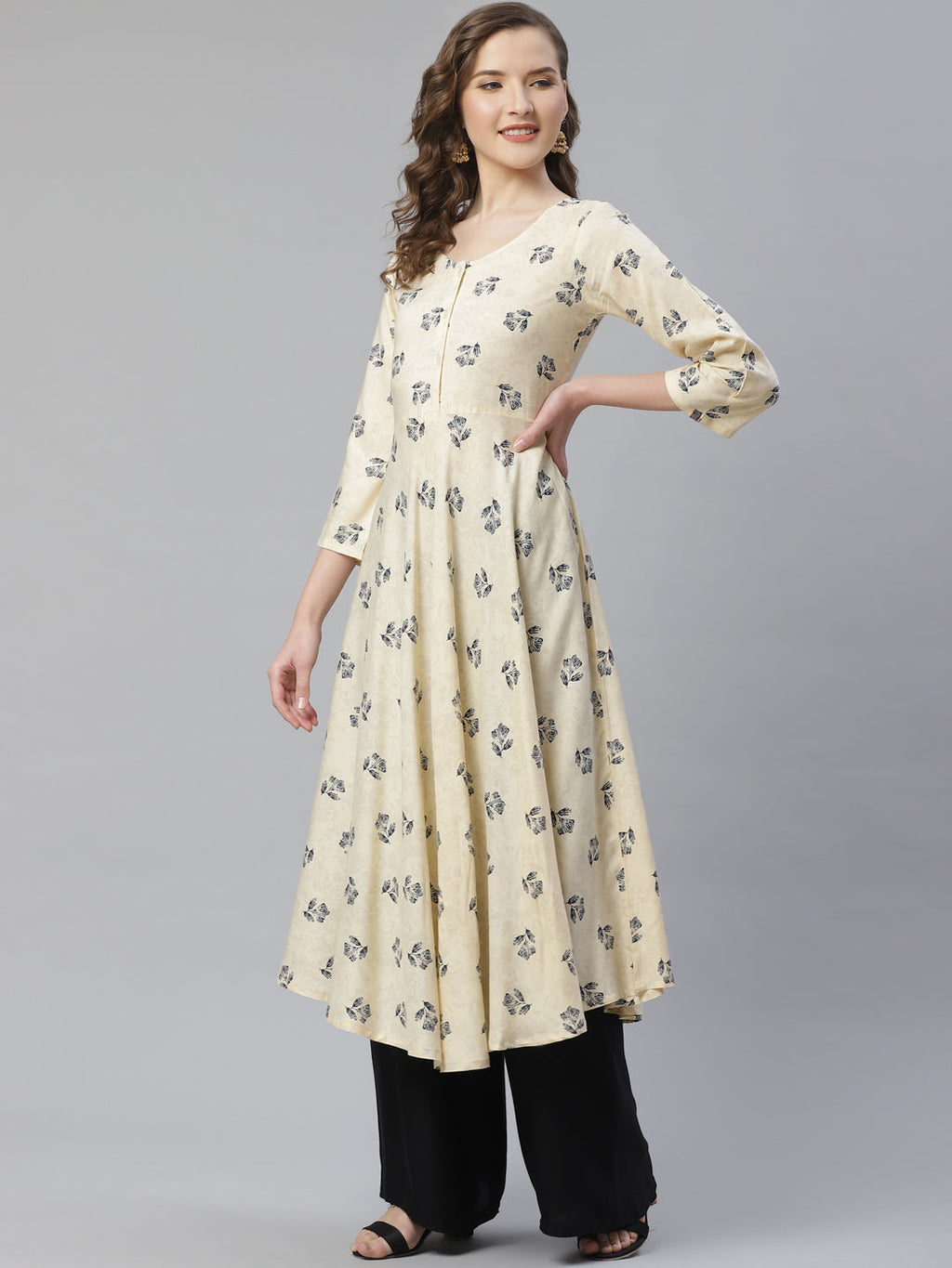 Jompers Women Off-White & Black Floral Printed A-Line Kurta ( ream ) | Grocsy