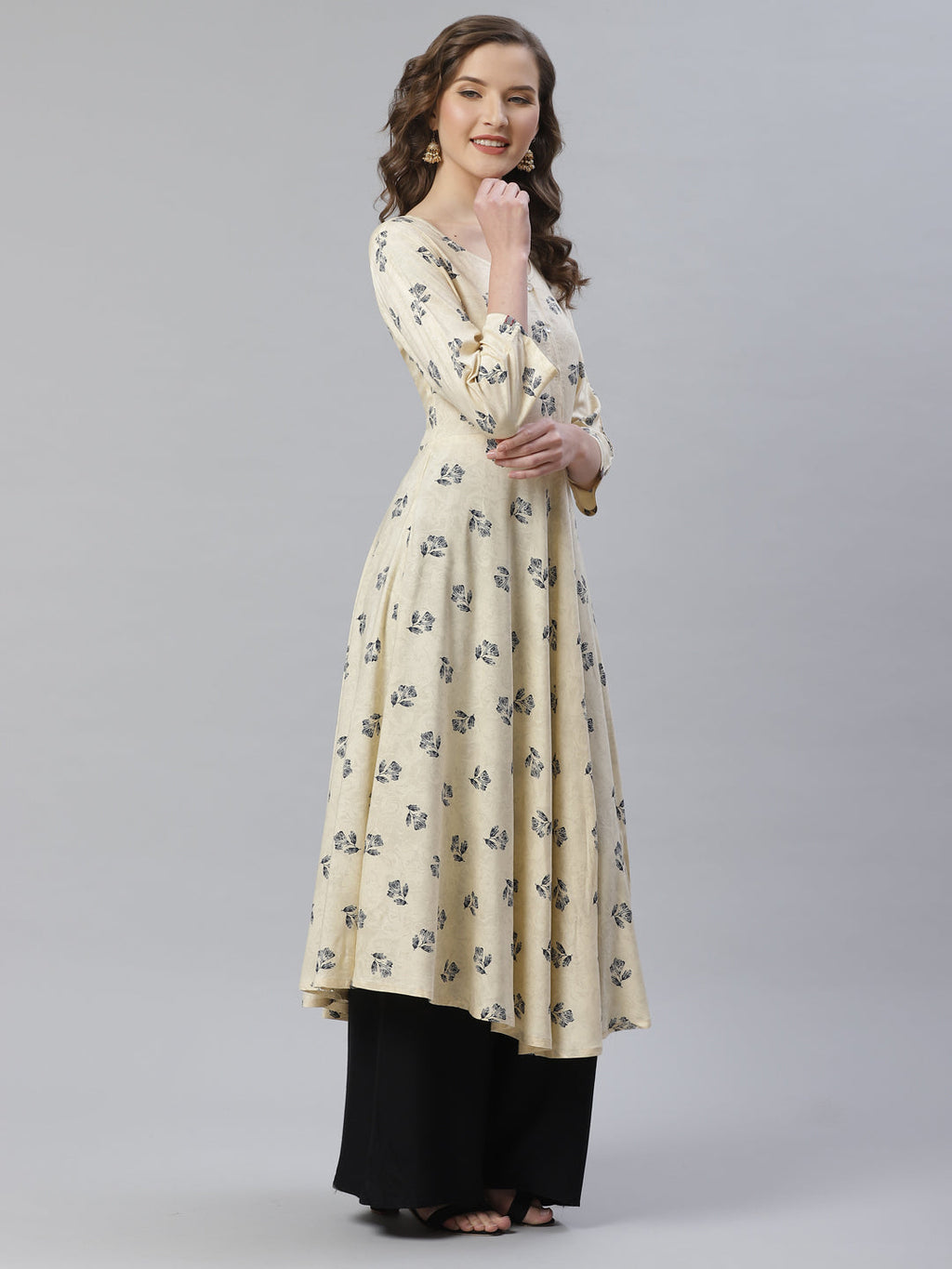Jompers Women Off-White & Black Floral Printed A-Line Kurta ( ream ) | Grocsy