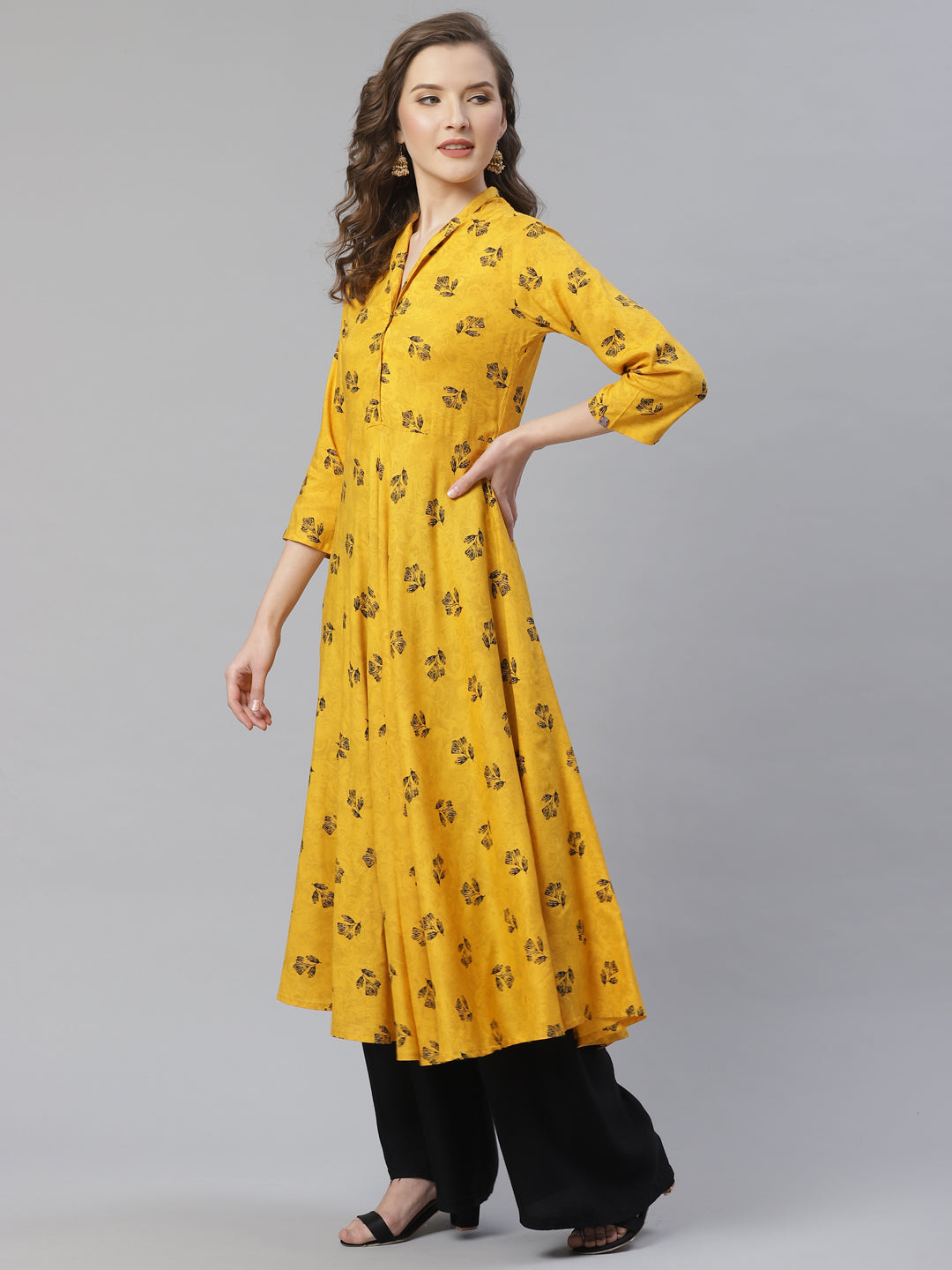 Jompers Women Yellow & Black Floral Printed A-Line Kurta | Grocsy