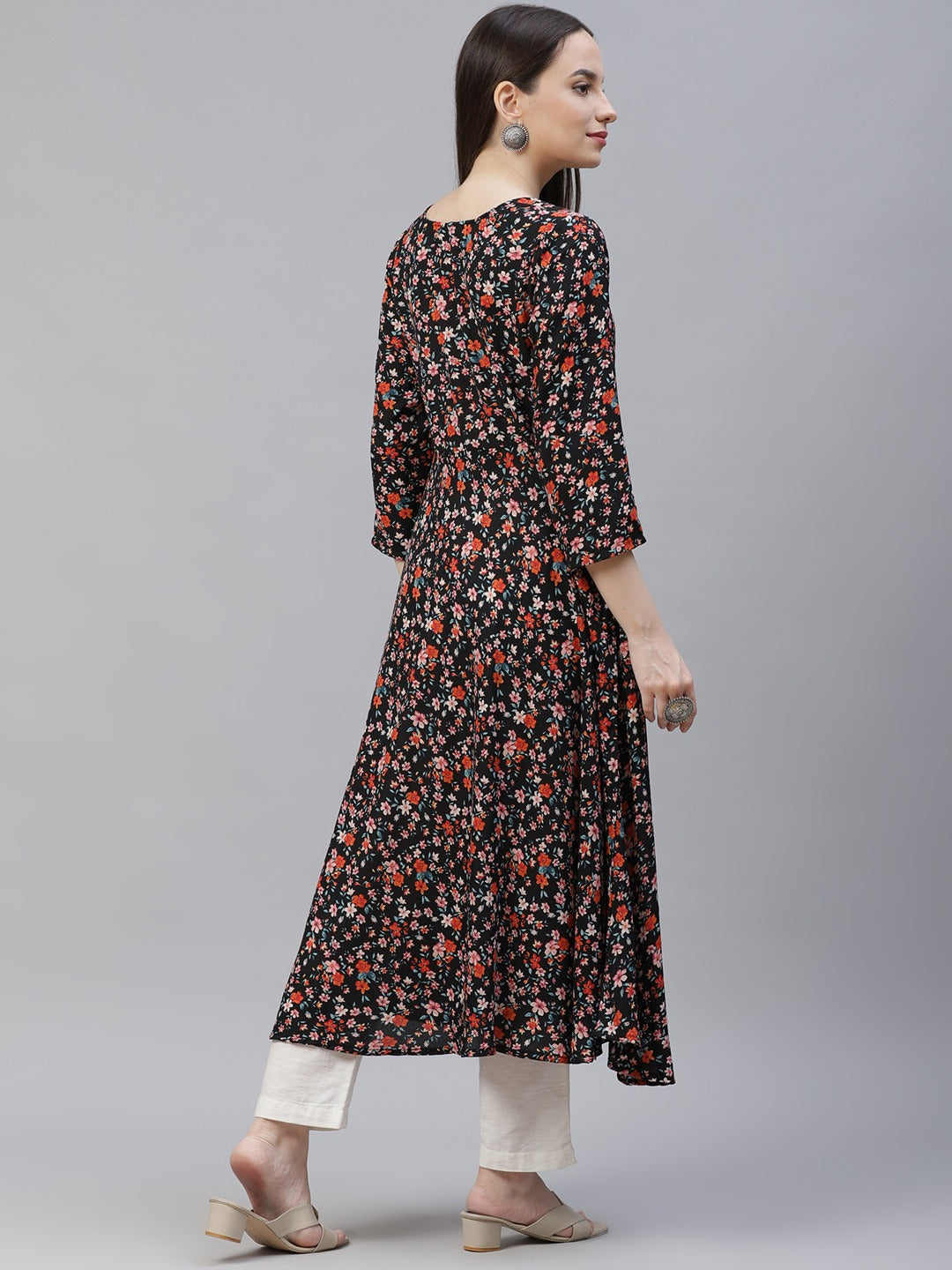 Jompers Women Black & Orange Floral Printed Floral Kurta (Black) | Grocsy
