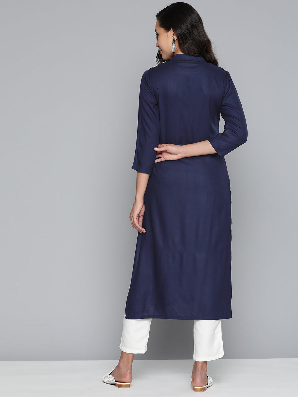Jompers Women's Paisley Embroidered Chikankari Navy Kurta | Grocsy