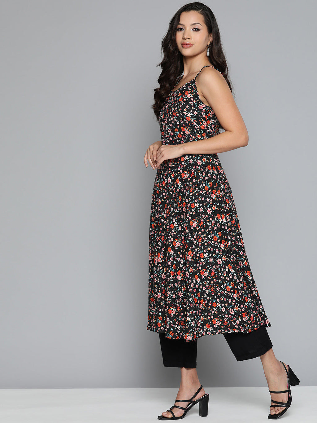 Jompers Women's Floral Printed Floral Georgette Kurta - Black | Grocsy