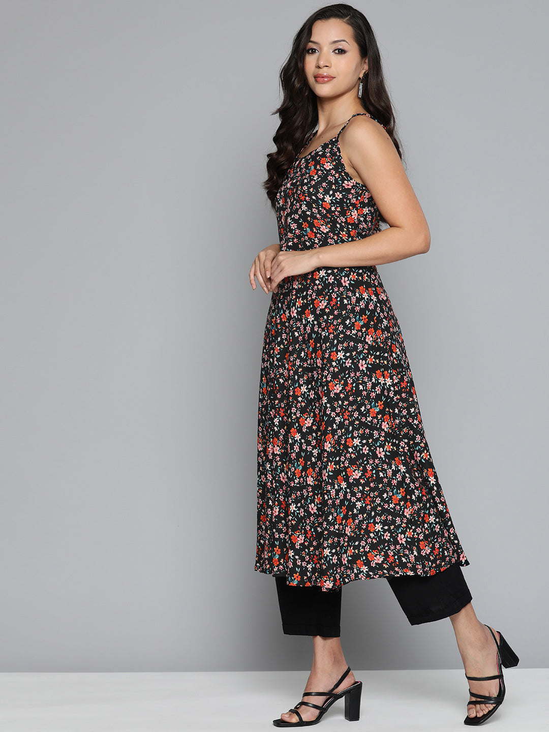 Jompers Women's Floral Printed Floral Georgette Kurta - Black | Grocsy