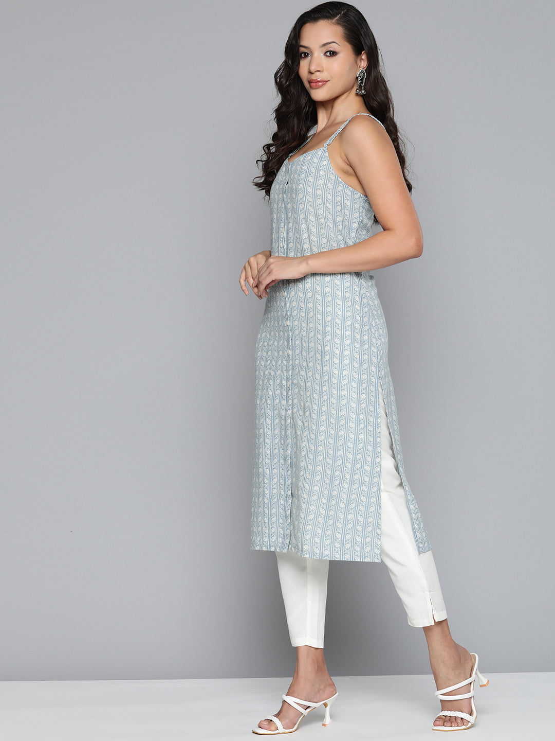 Jompers Women's Floral Printed Blue Kurta - Blue | Grocsy
