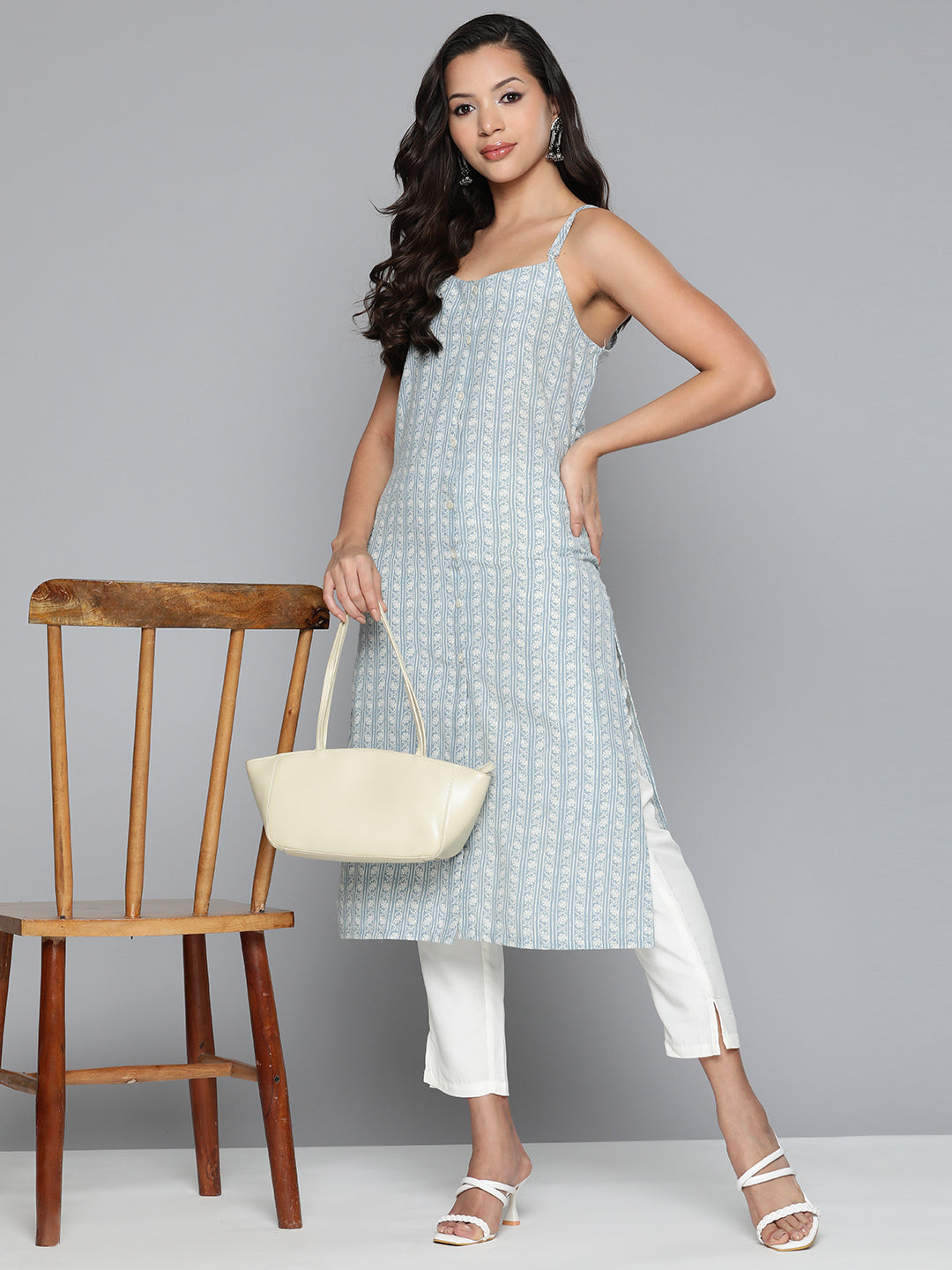 Jompers Women's Floral Printed Blue Kurta - Blue | Grocsy