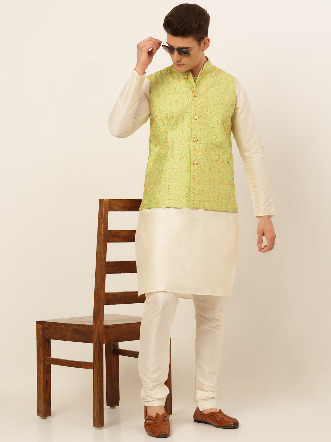Jompers Men's Embroidered Waistcoat - Green | Grocsy