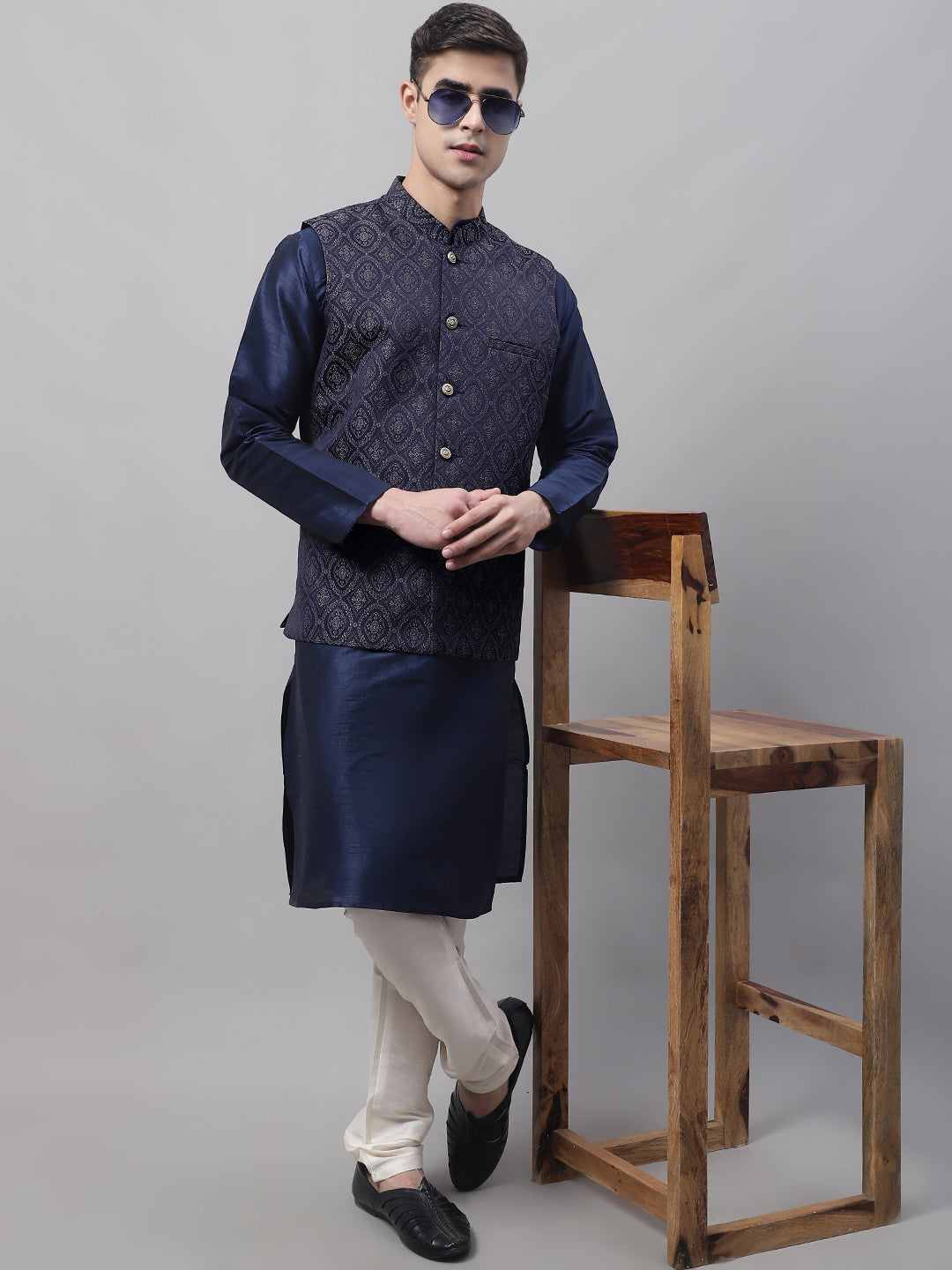 Jompers Men's Navy Blue and Silver Woven Design Waistcoats | Grocsy