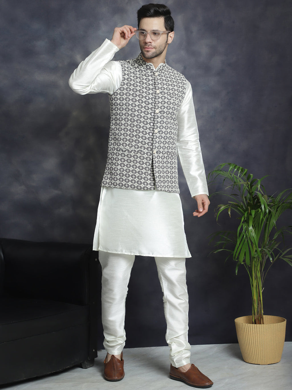 Jompers Men's embroidered and sequins Nehru Jacket - Grey | Grocsy