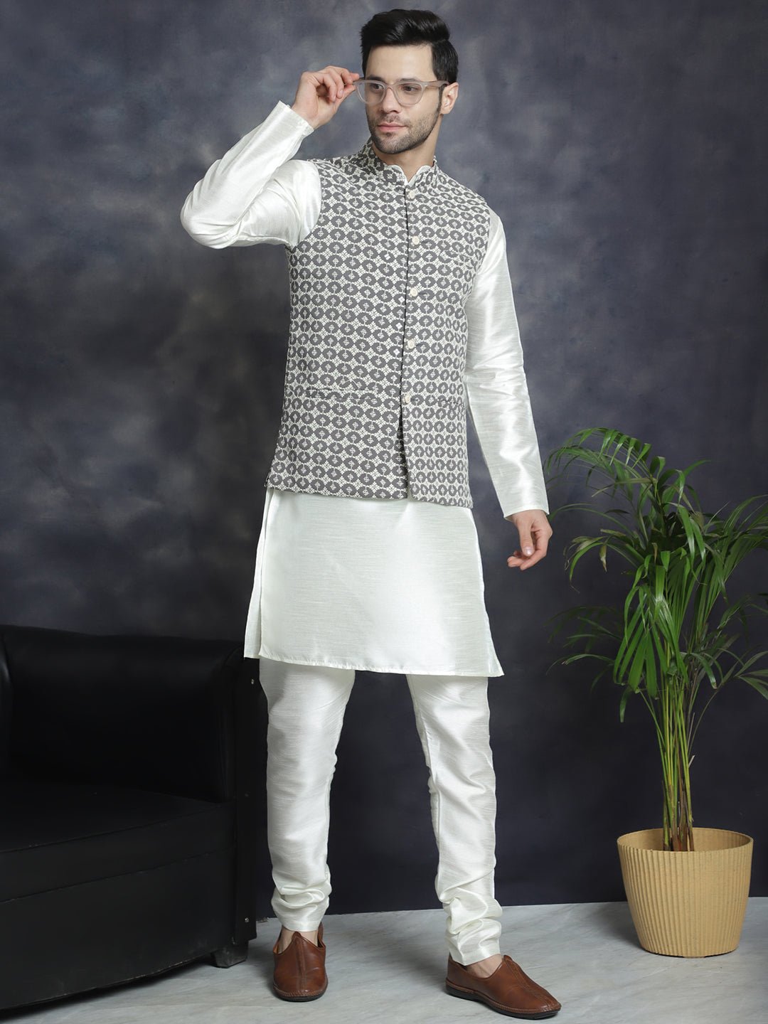 Jompers Men's embroidered and sequins Nehru Jacket - Grey | Grocsy