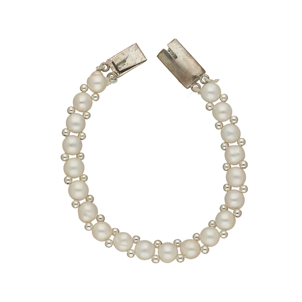 J Pearls Charm 1 Line Pearl Bracelet