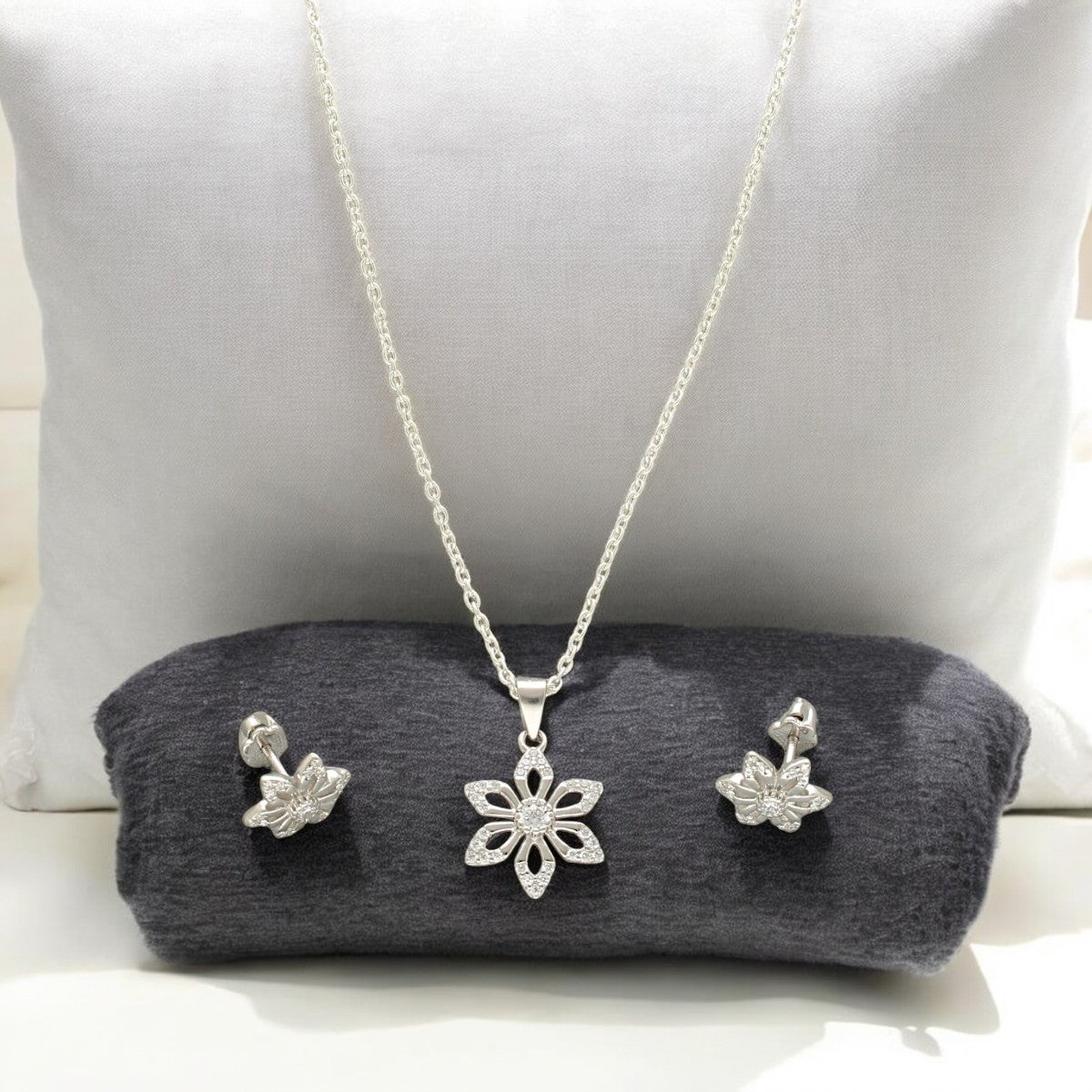 J Pearls Trellis 925 Silver Pendant Set | Grocsy
