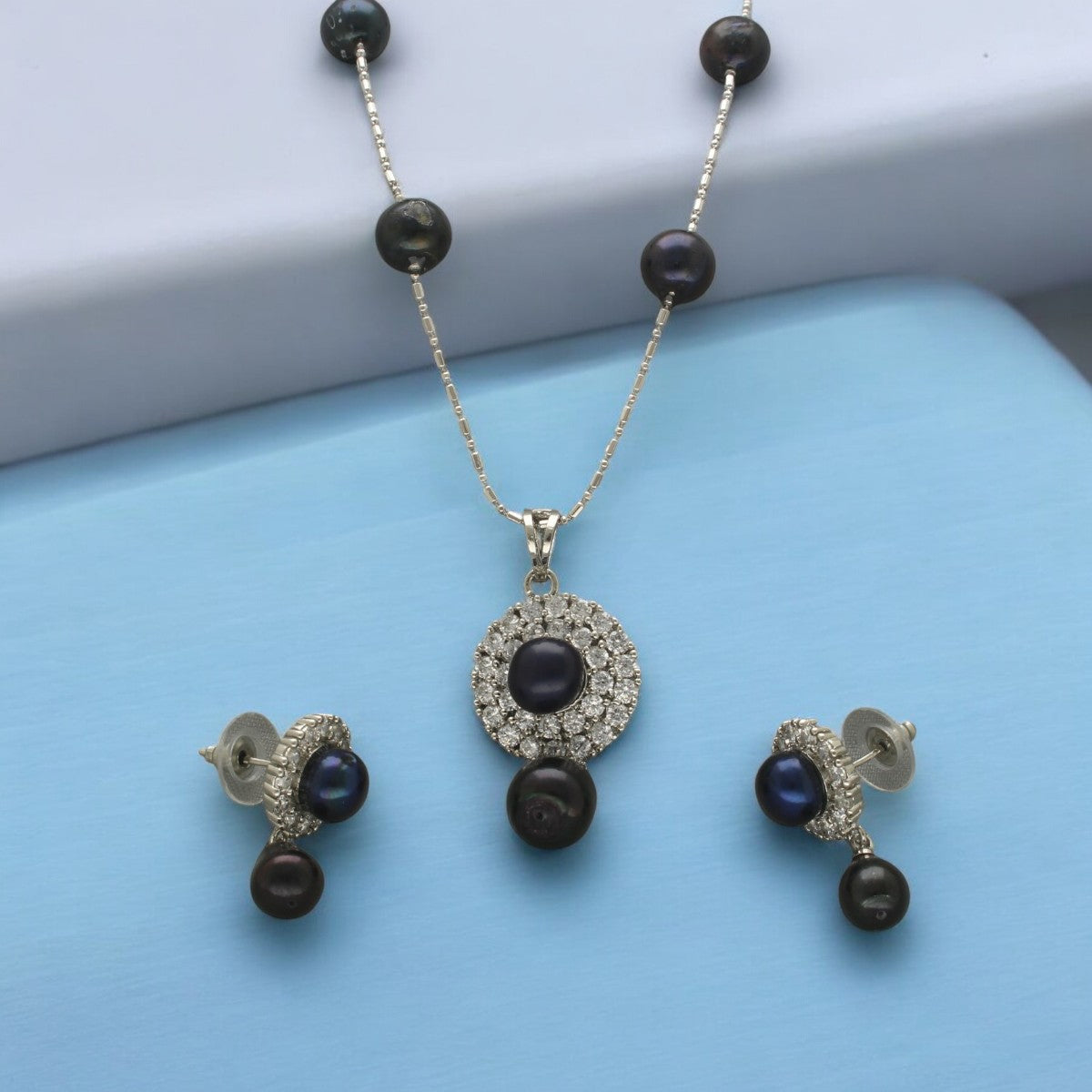 J Pearls Myla Pearl Pendant Set | Grocsy