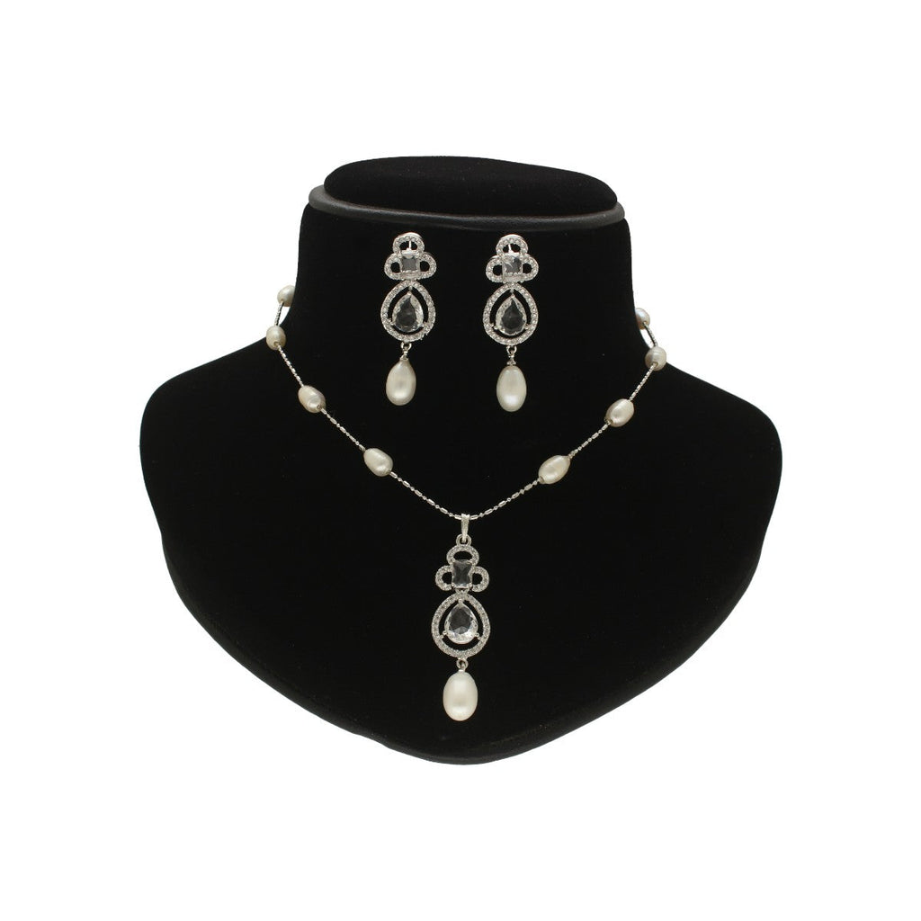 J Pearls Brielle Pearl Pendant Set | Grocsy