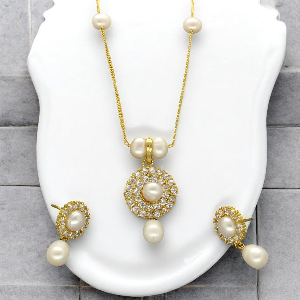 J Pearls Clara Pearl Pendant Set | Grocsy