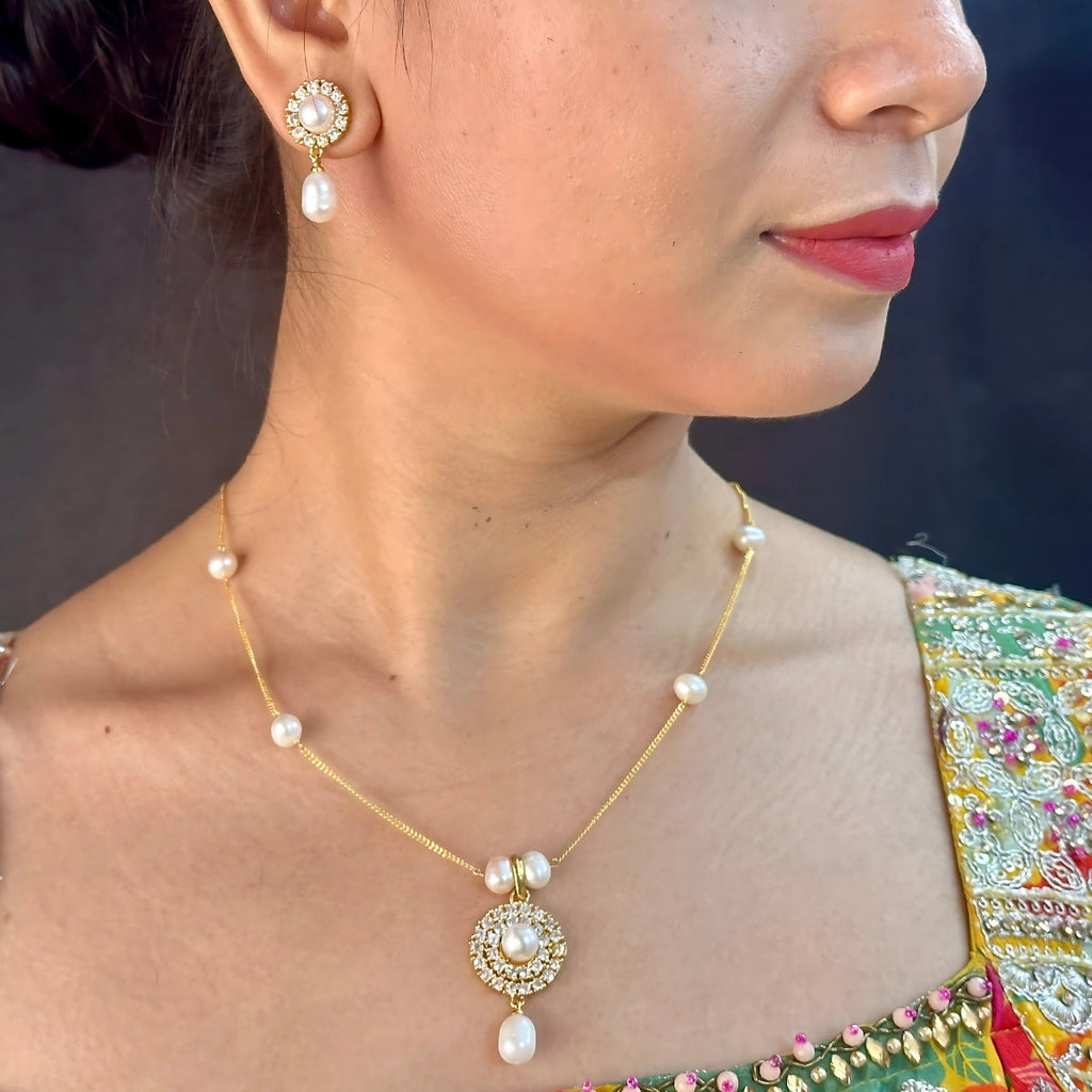 J Pearls Clara Pearl Pendant Set | Grocsy