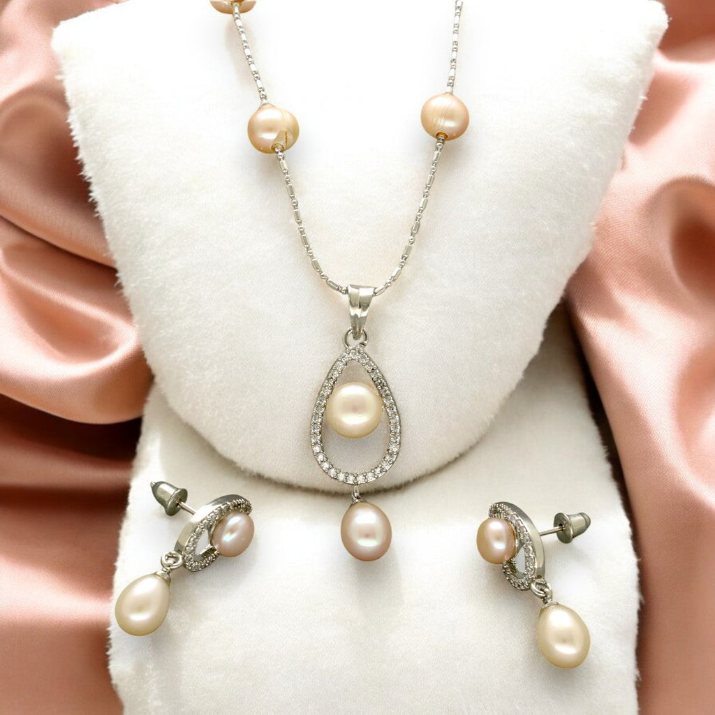 J Pearls Tasha Pearl Pendant Set | Grocsy