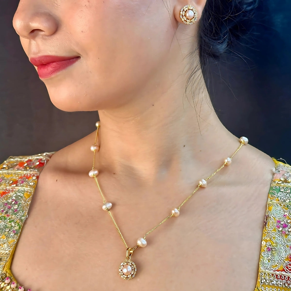 J Pearls Orvele Pearl Pendant Set | Grocsy