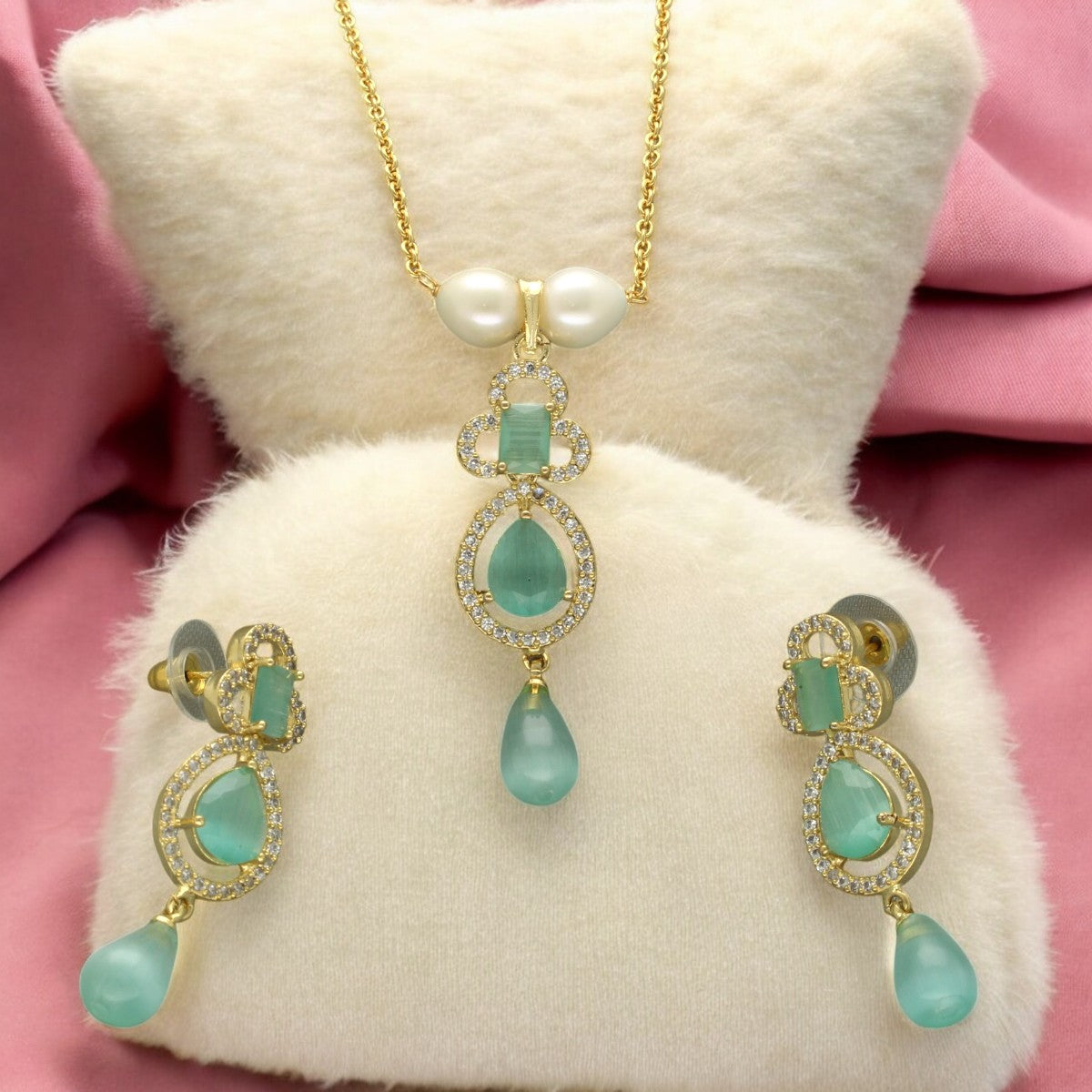 J Pearls Esta Pearl Pendant Set | Grocsy