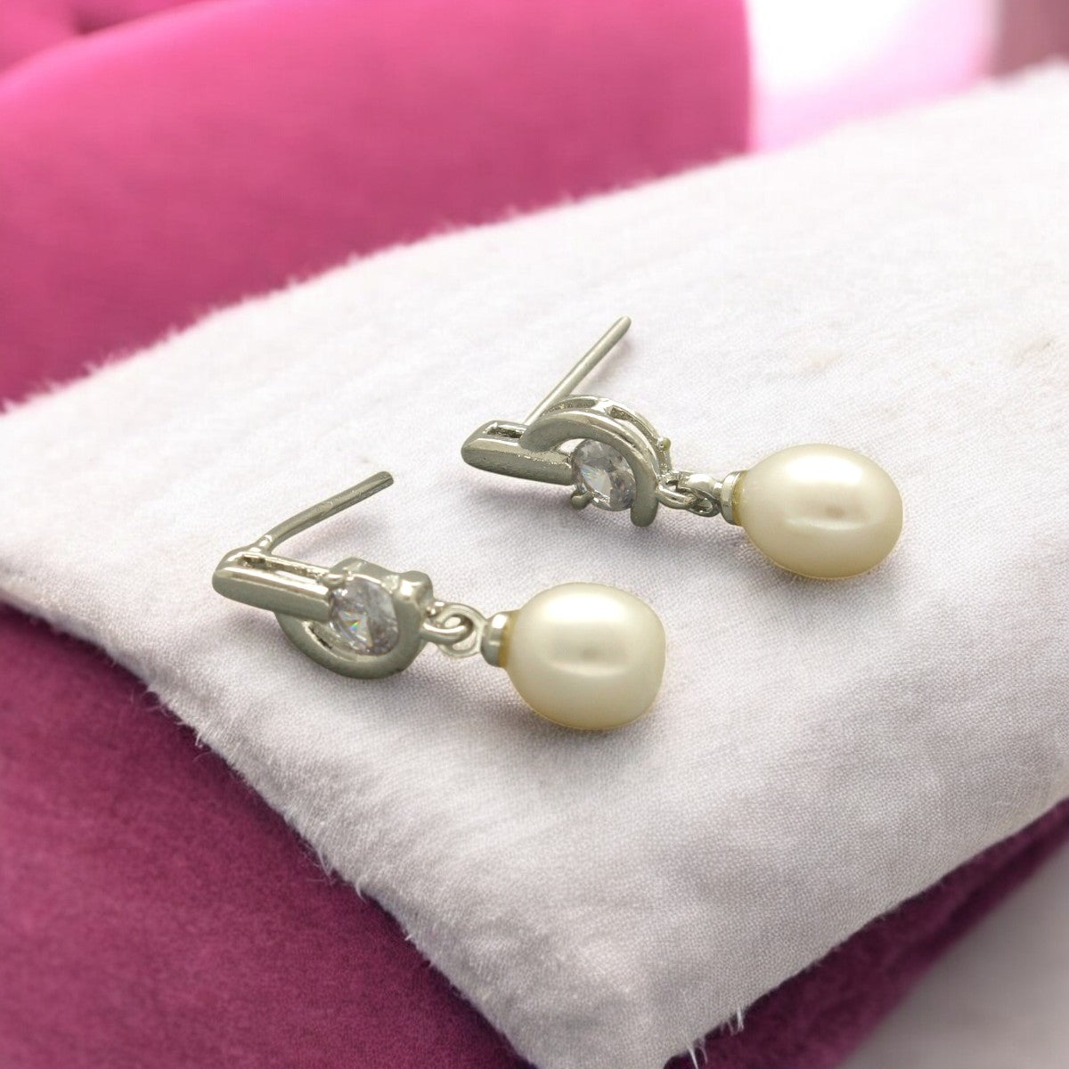 J Pearls Charvi Pearl Earrings | Grocsy