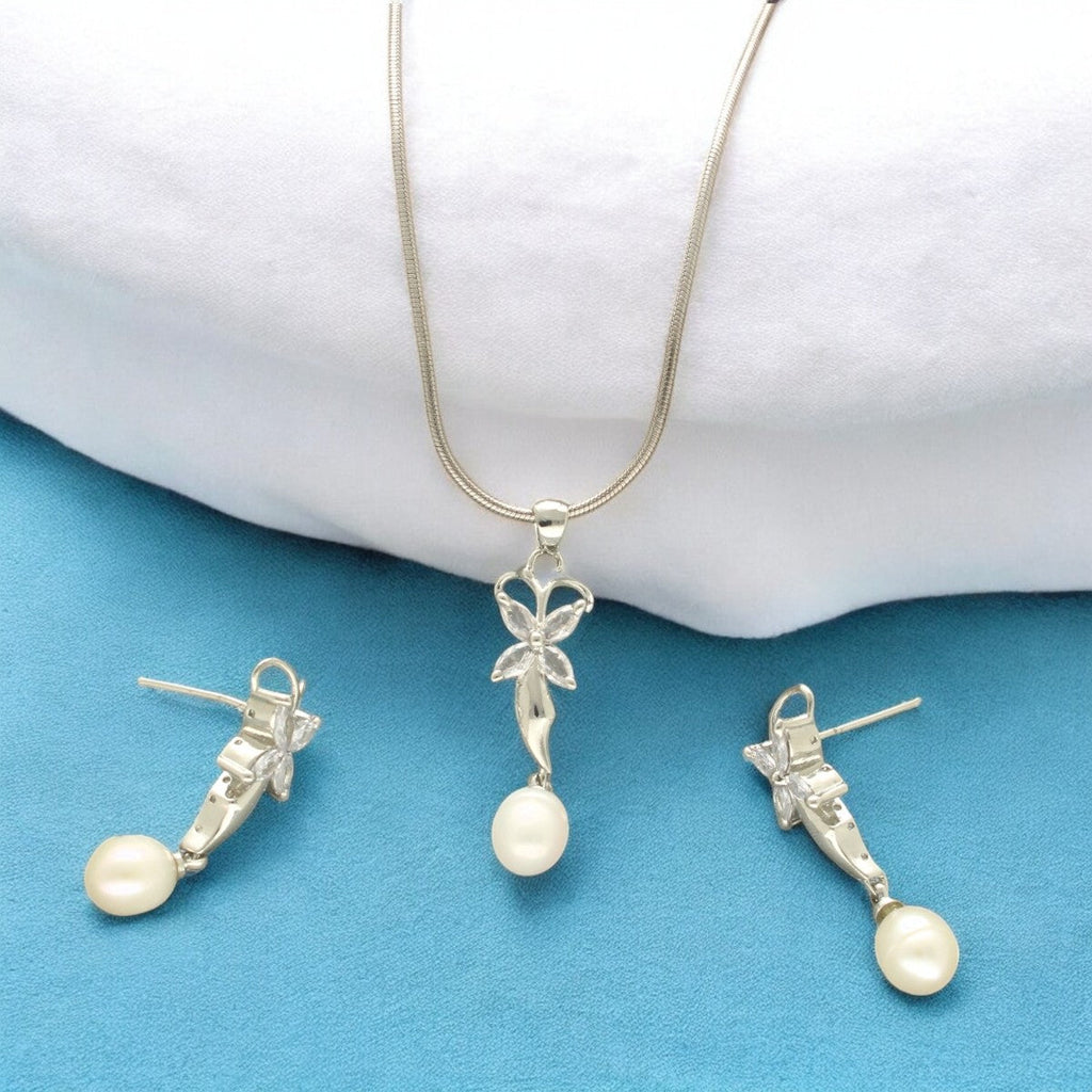 J Pearls Mylah Pearl Pendant Set | Grocsy