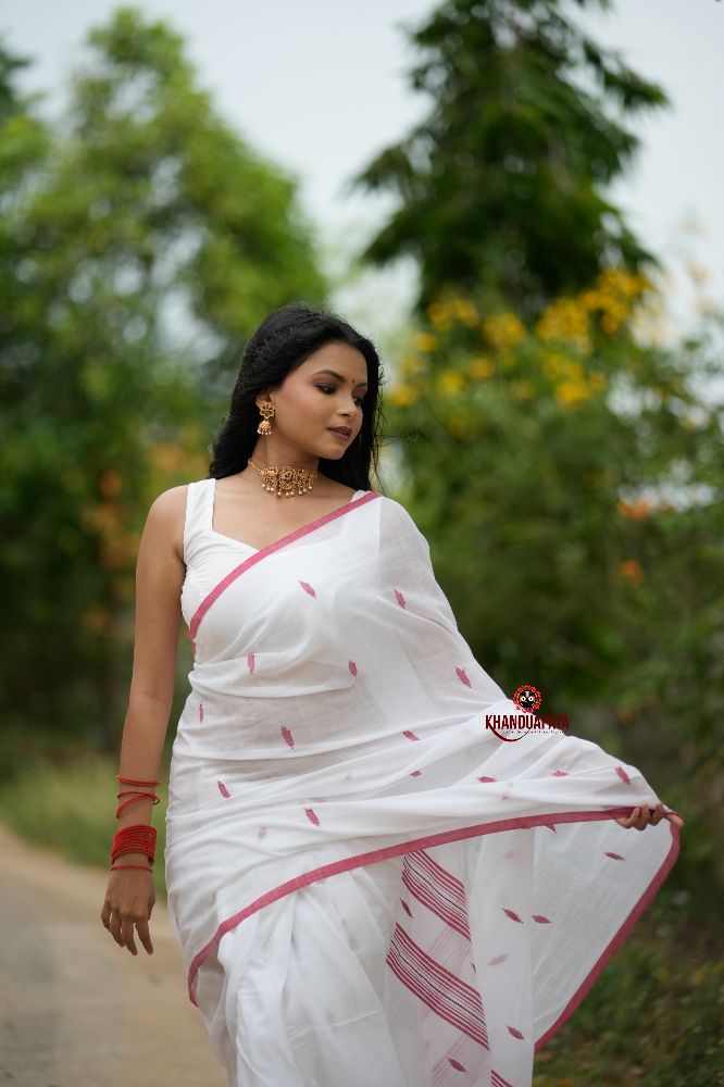 khanduapata White & Red Leaf Pattern Cotton Saree For Women | Grocsy
