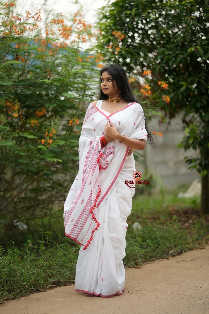 khanduapata White & Red Leaf Pattern Cotton Saree For Women | Grocsy
